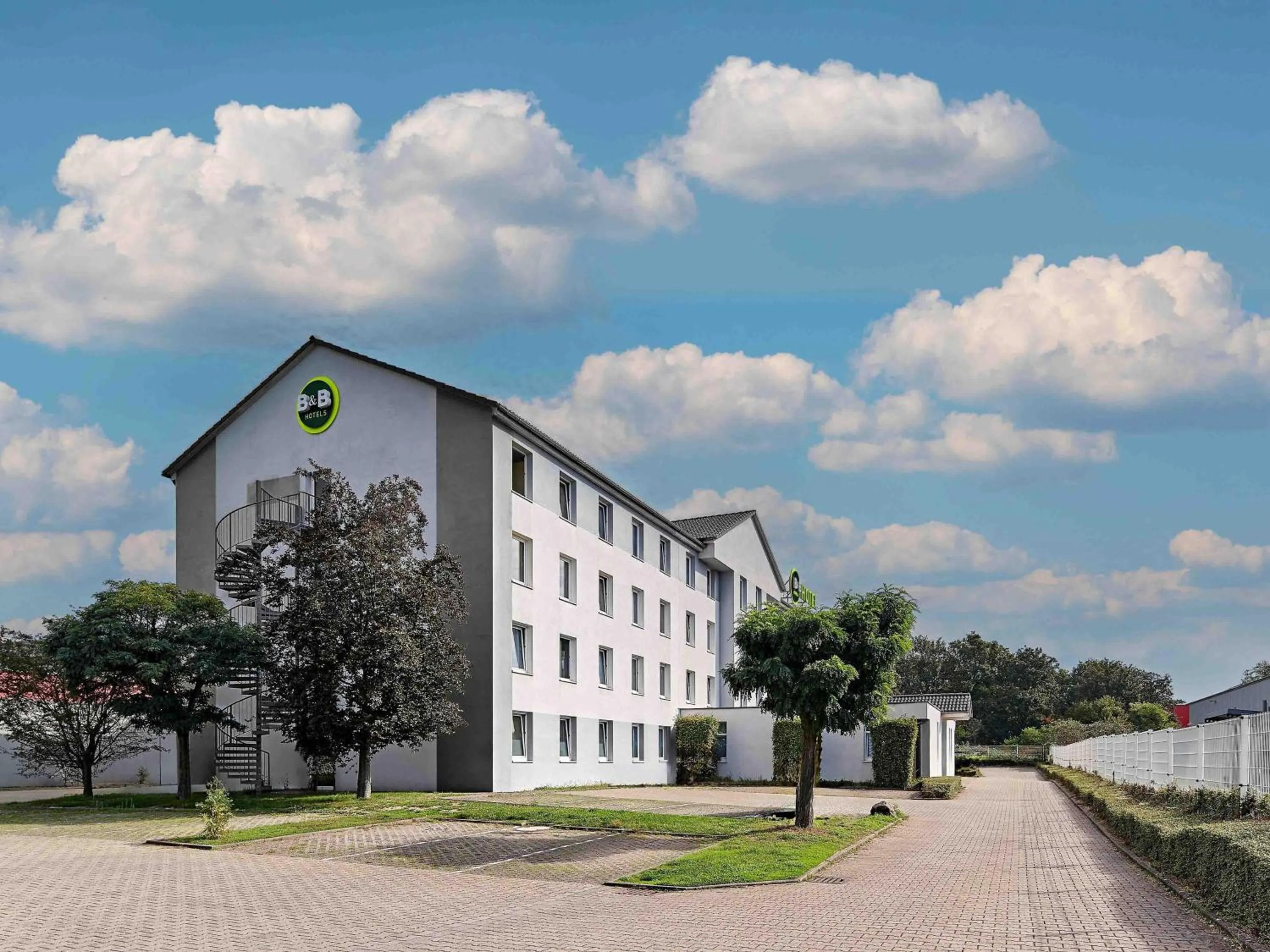 Property building in B&B Hotel Köln-Airport