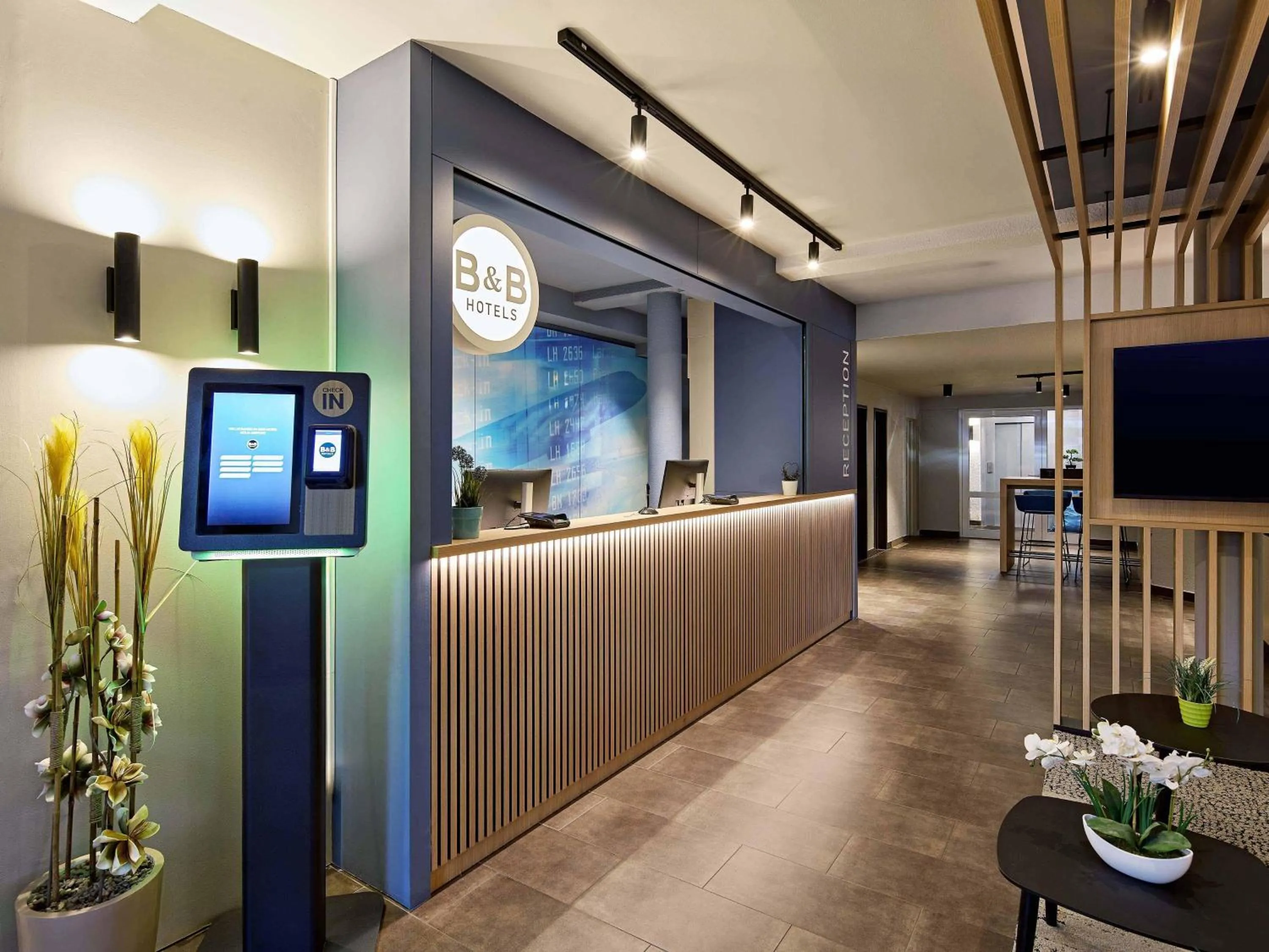 Lobby or reception in B&B Hotel Köln-Airport