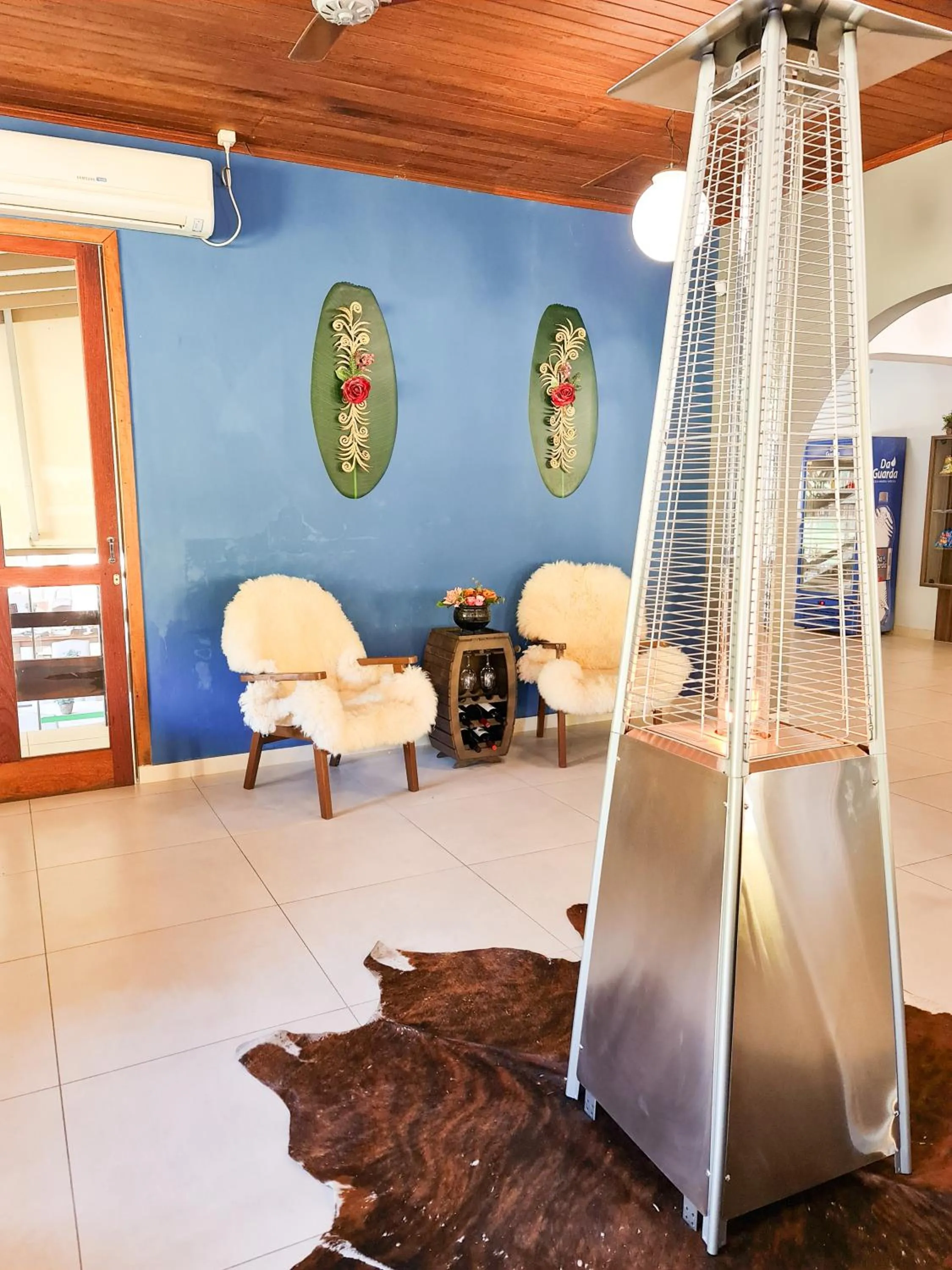 Communal lounge/ TV room in Hotel Termas da Guarda