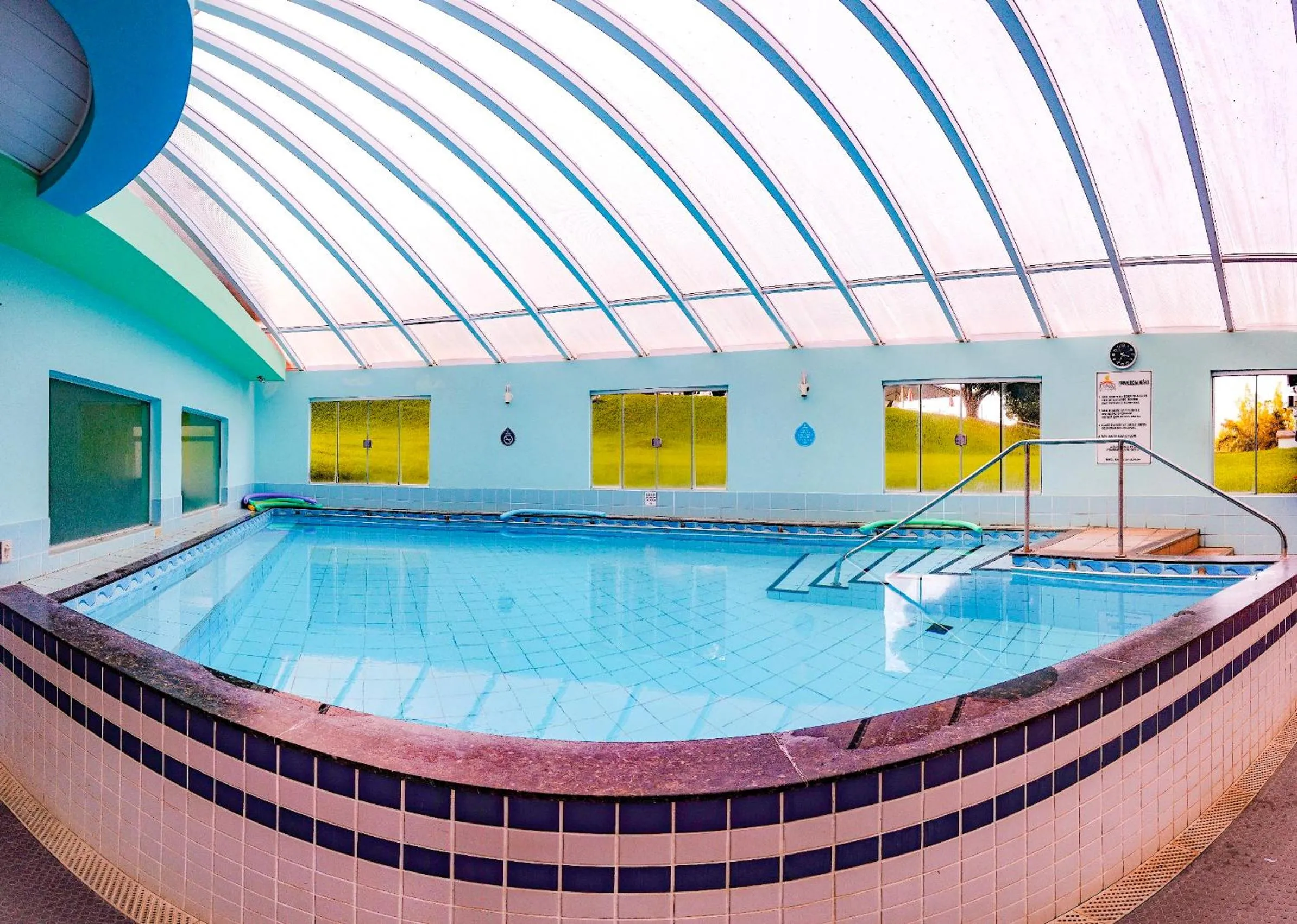 Swimming pool in Hotel Termas da Guarda