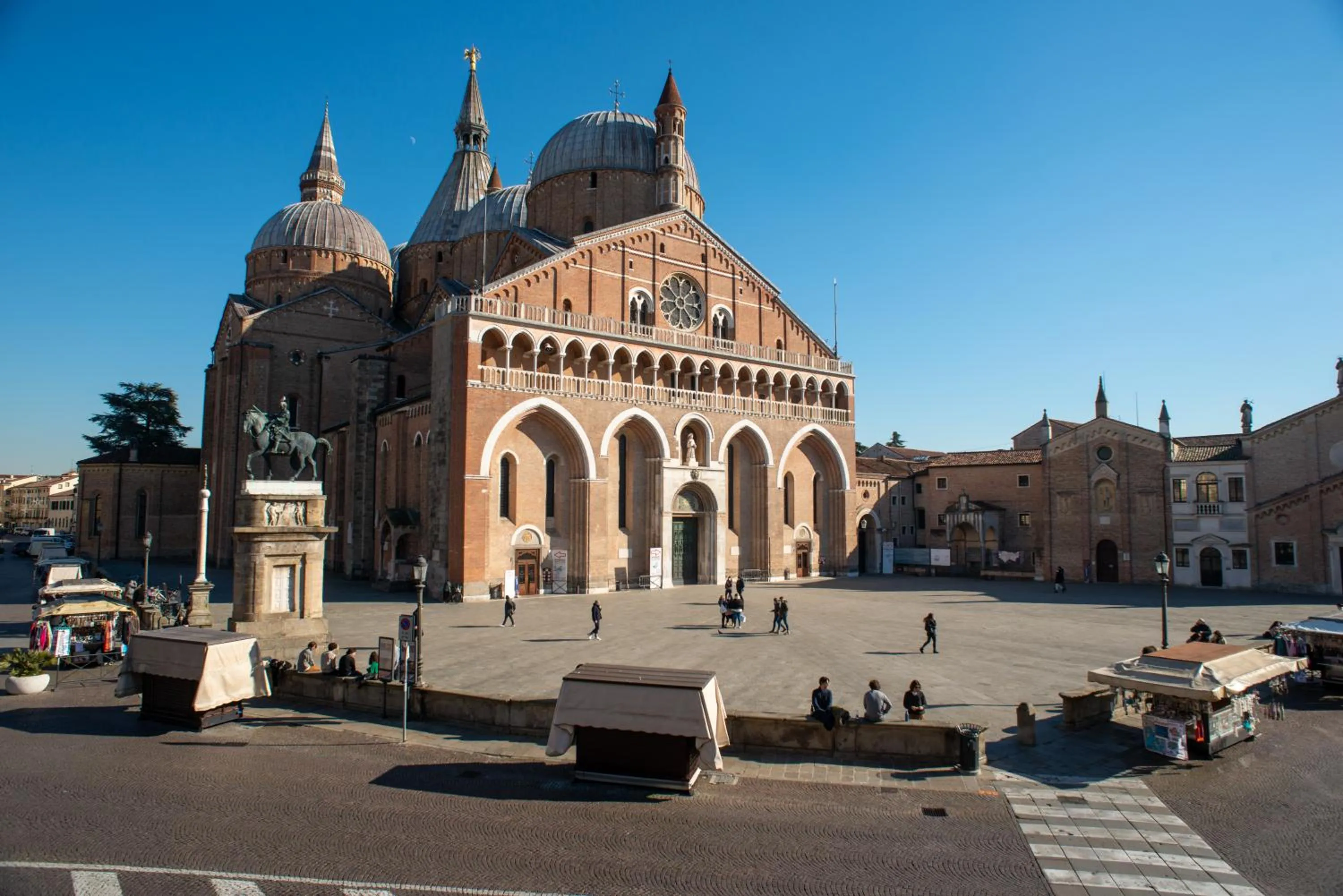 Landmark view in Padova Suites C20