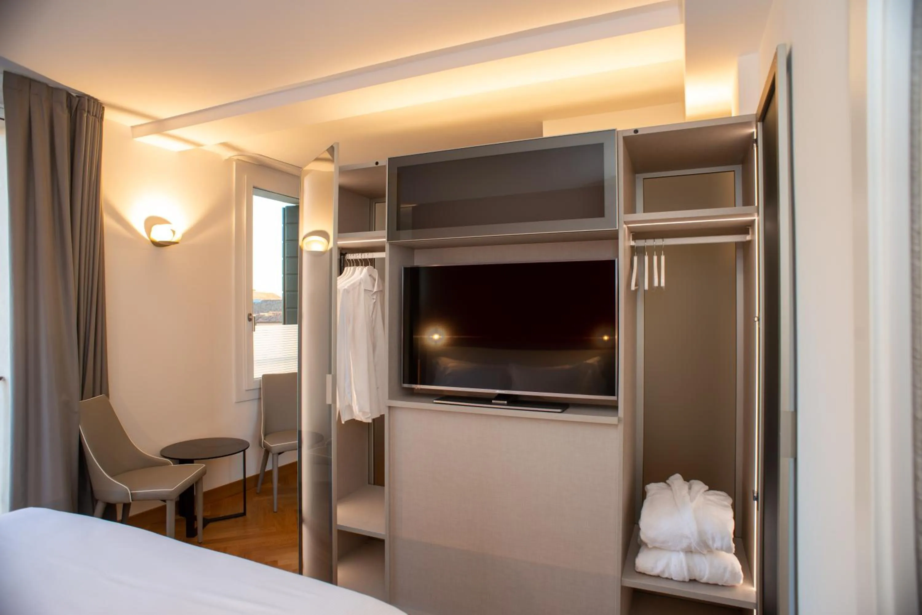 Bedroom, Bed in Padova Suites C20
