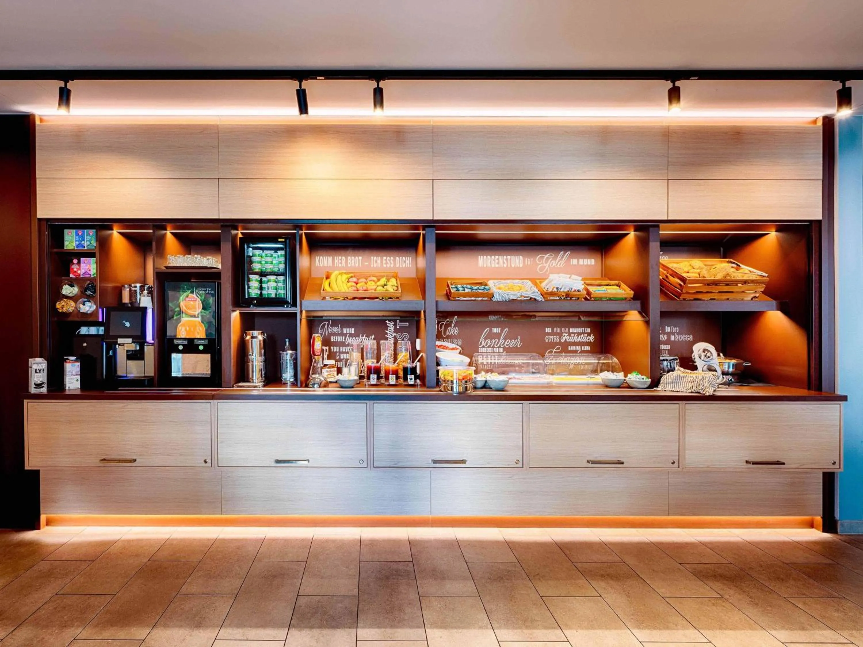 Lounge or bar in B&B Hotel Freiburg-Nord