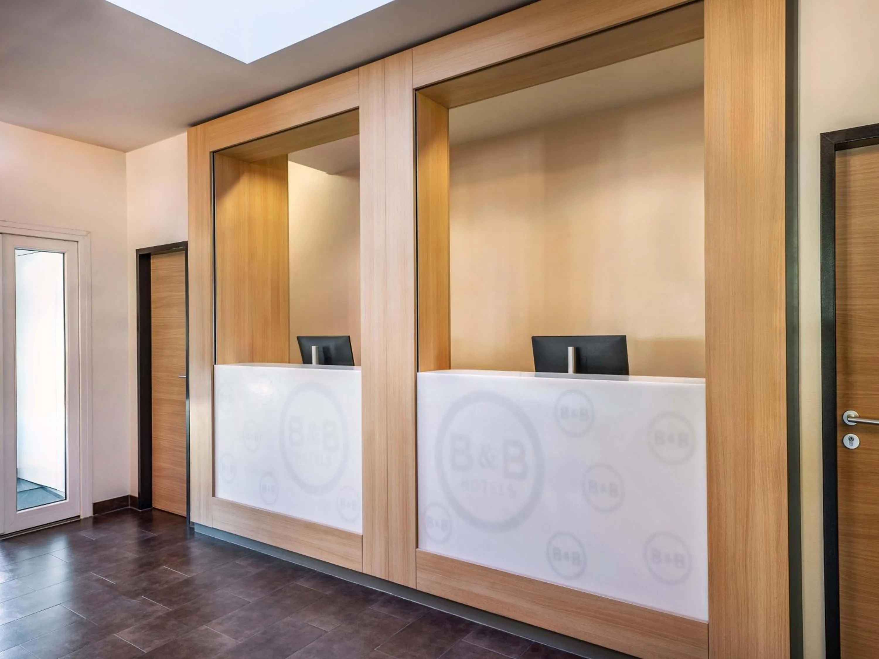 Lobby or reception in B&B Hotel Freiburg-Nord