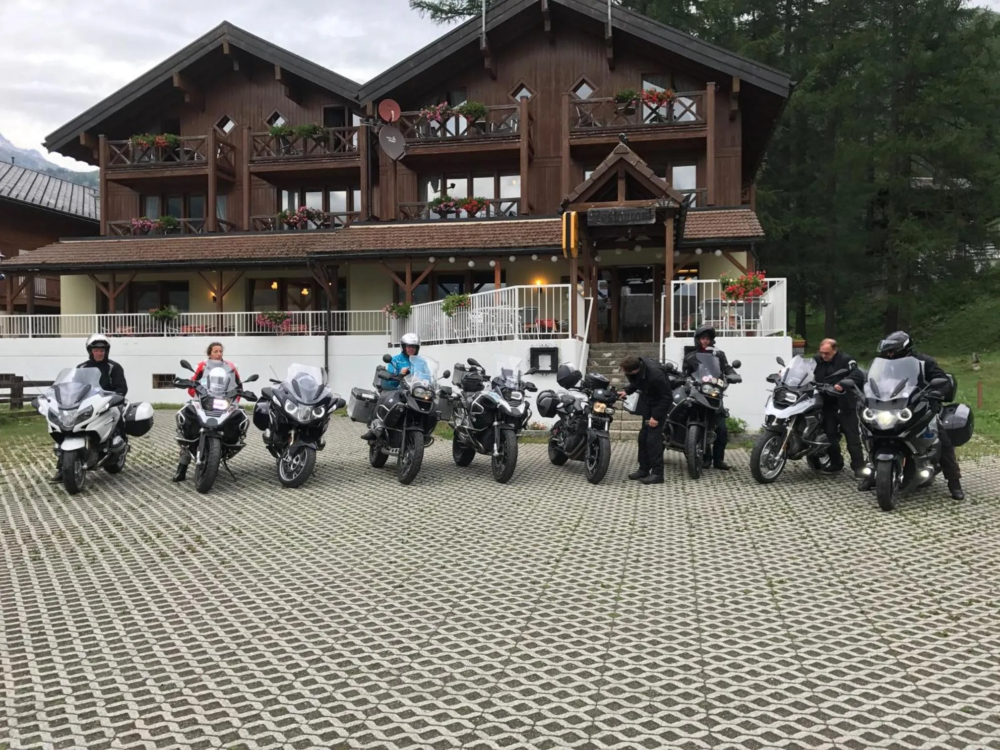 Facade/entrance in Hotel Alpenhof