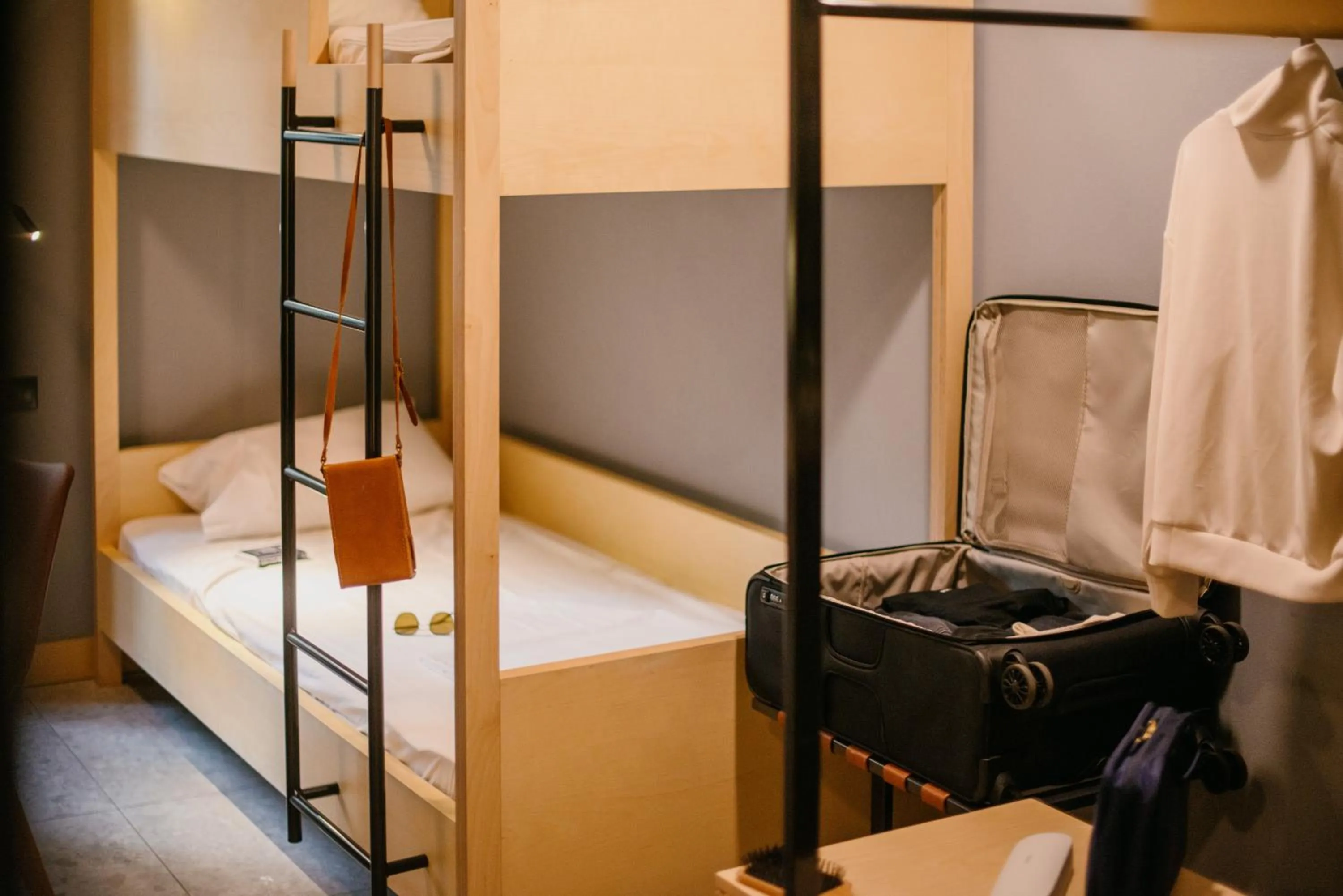 Bed in Cohort Koukaki