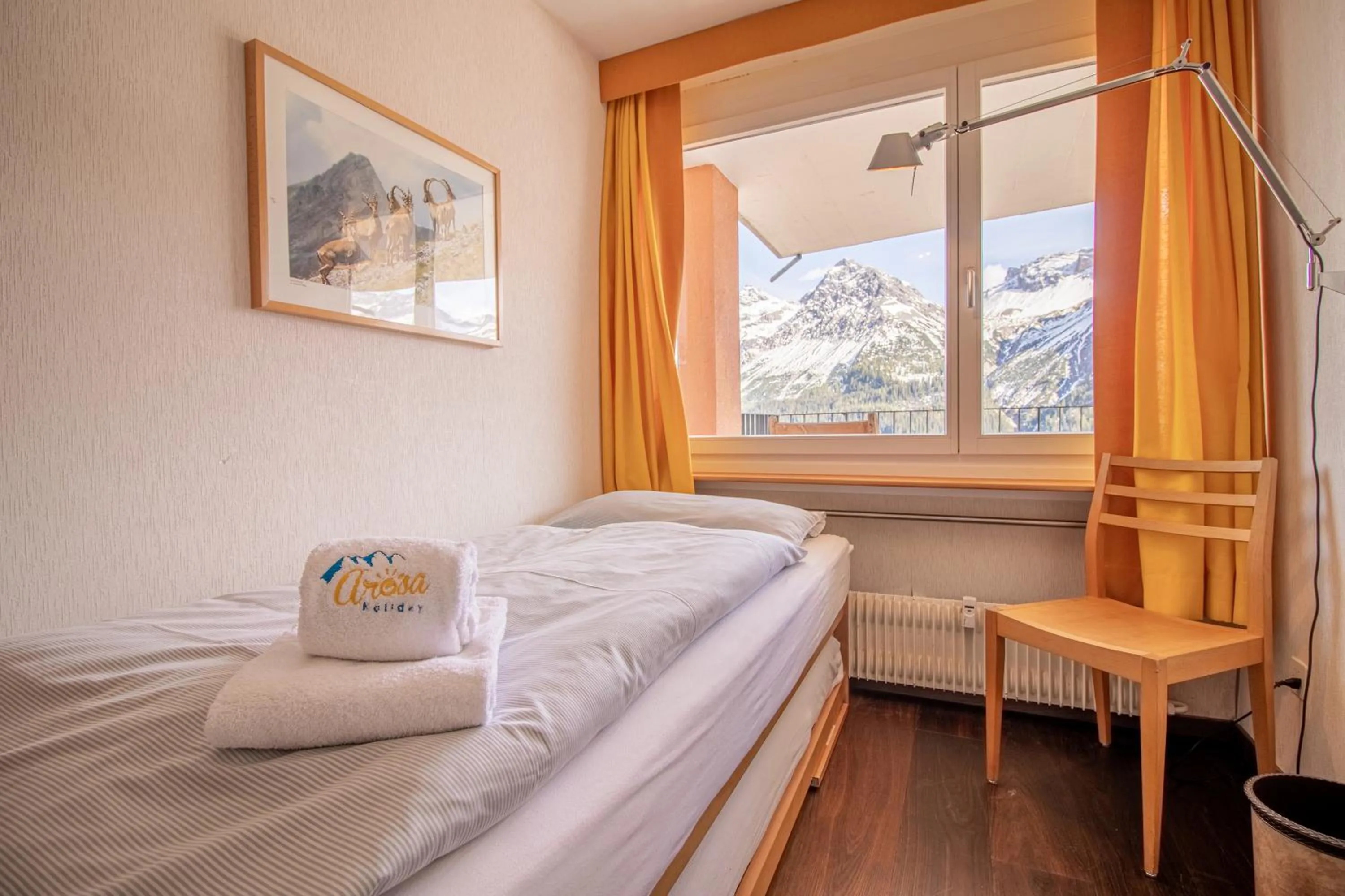 Bedroom, Bed in Linda 8 by Arosa Holiday