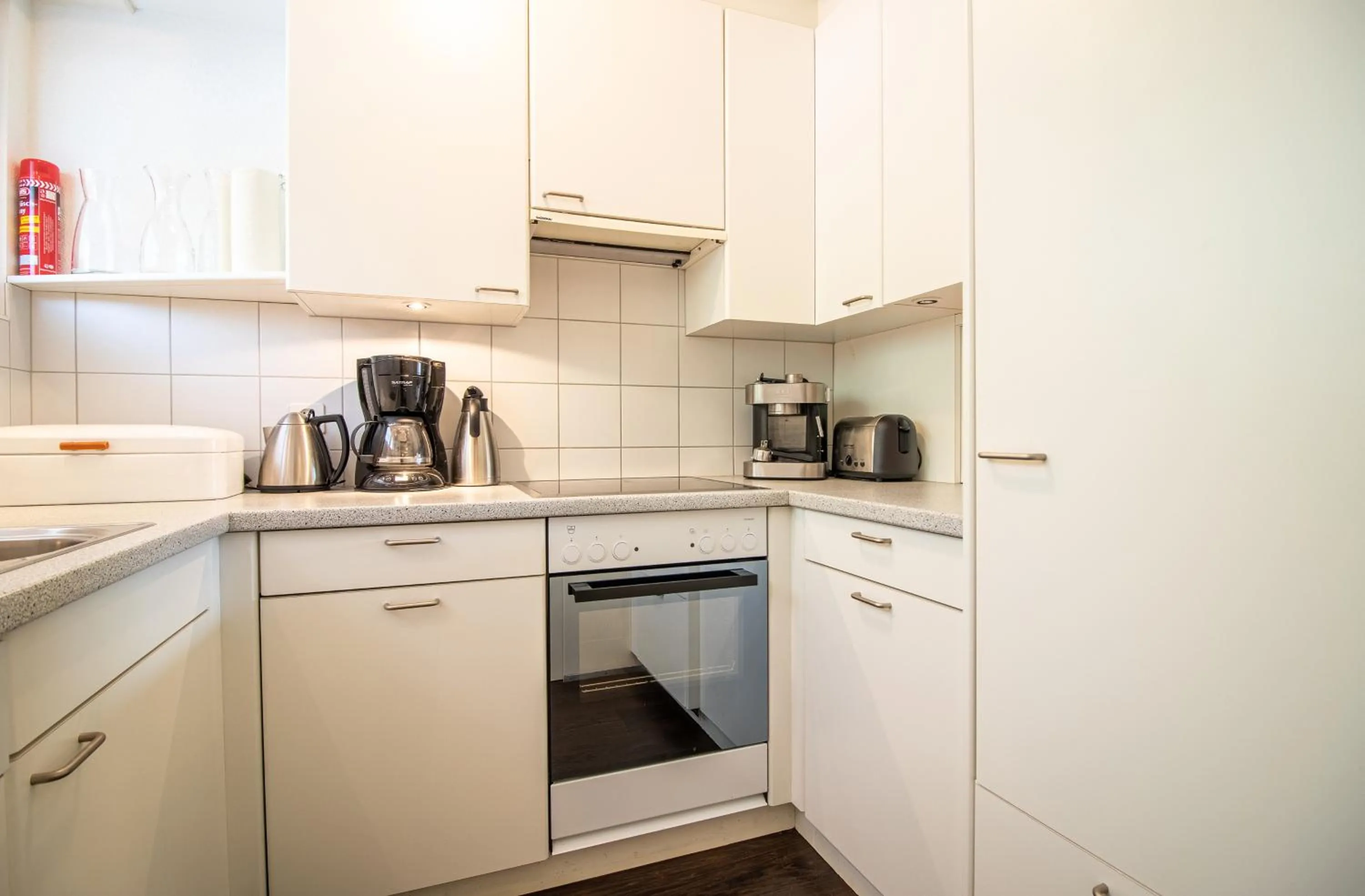 Kitchen or kitchenette in Linda 8 by Arosa Holiday