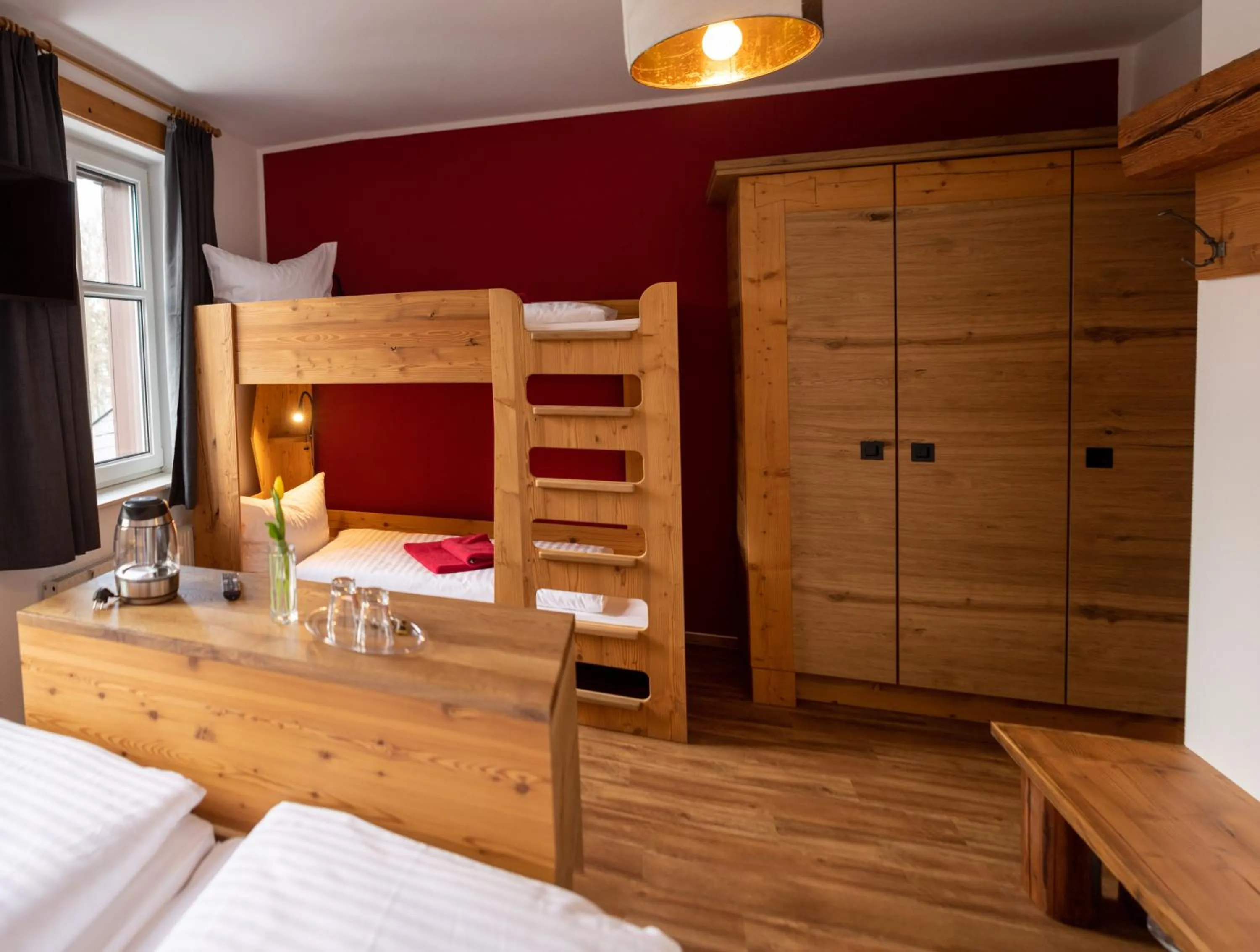 bunk bed, Bed in Berghotel Bärenstein