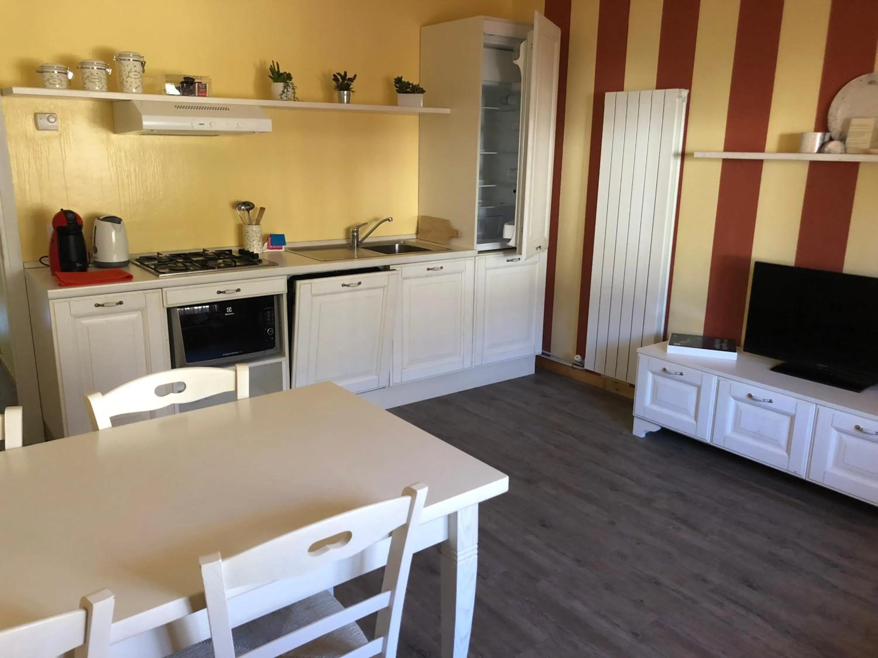 Kitchen or kitchenette in Suites And Chalets Laghi & Monti