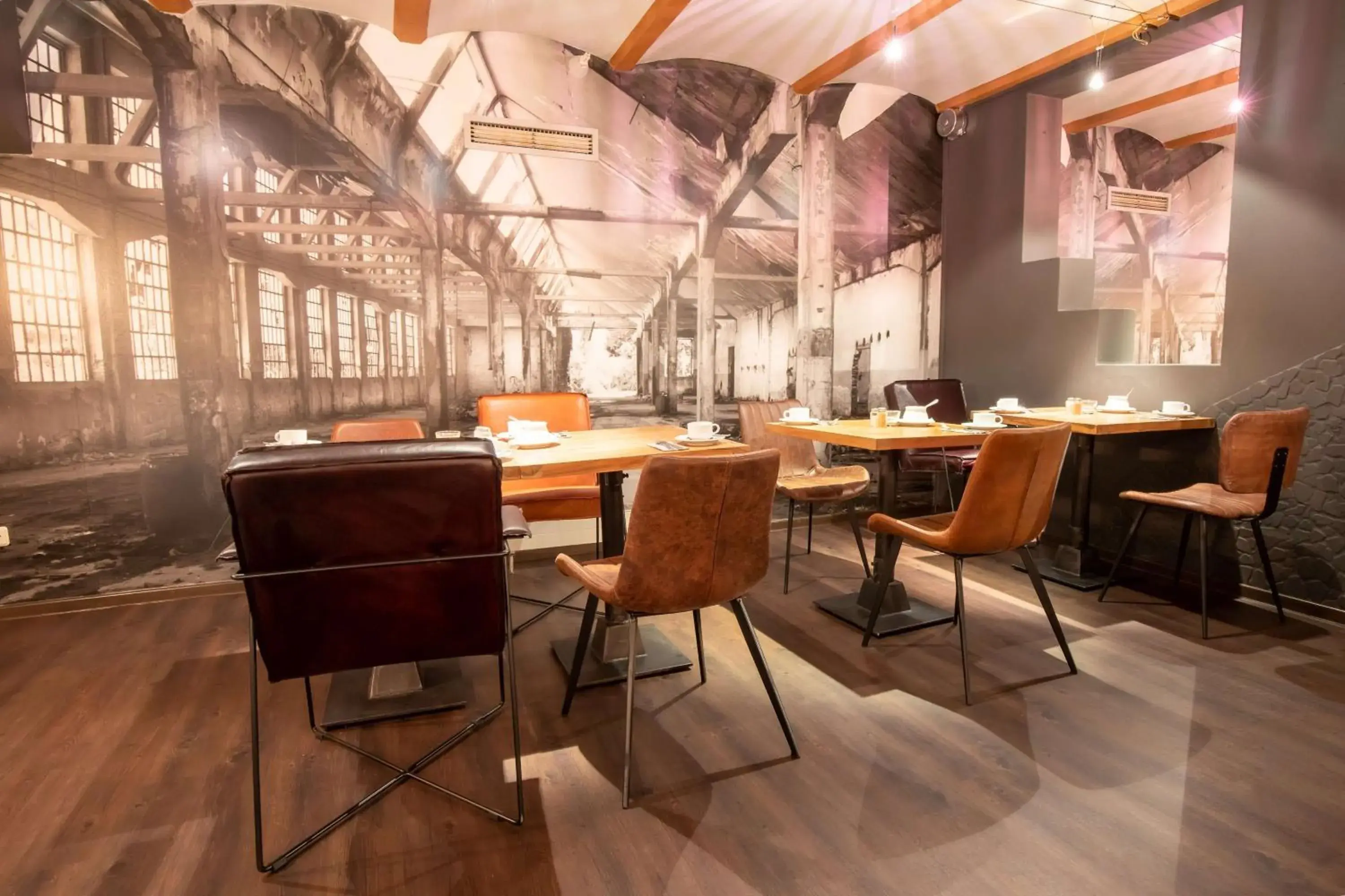 Restaurant/places to eat in B&K Hotels Restaurant/places to eat in B&K Hotels