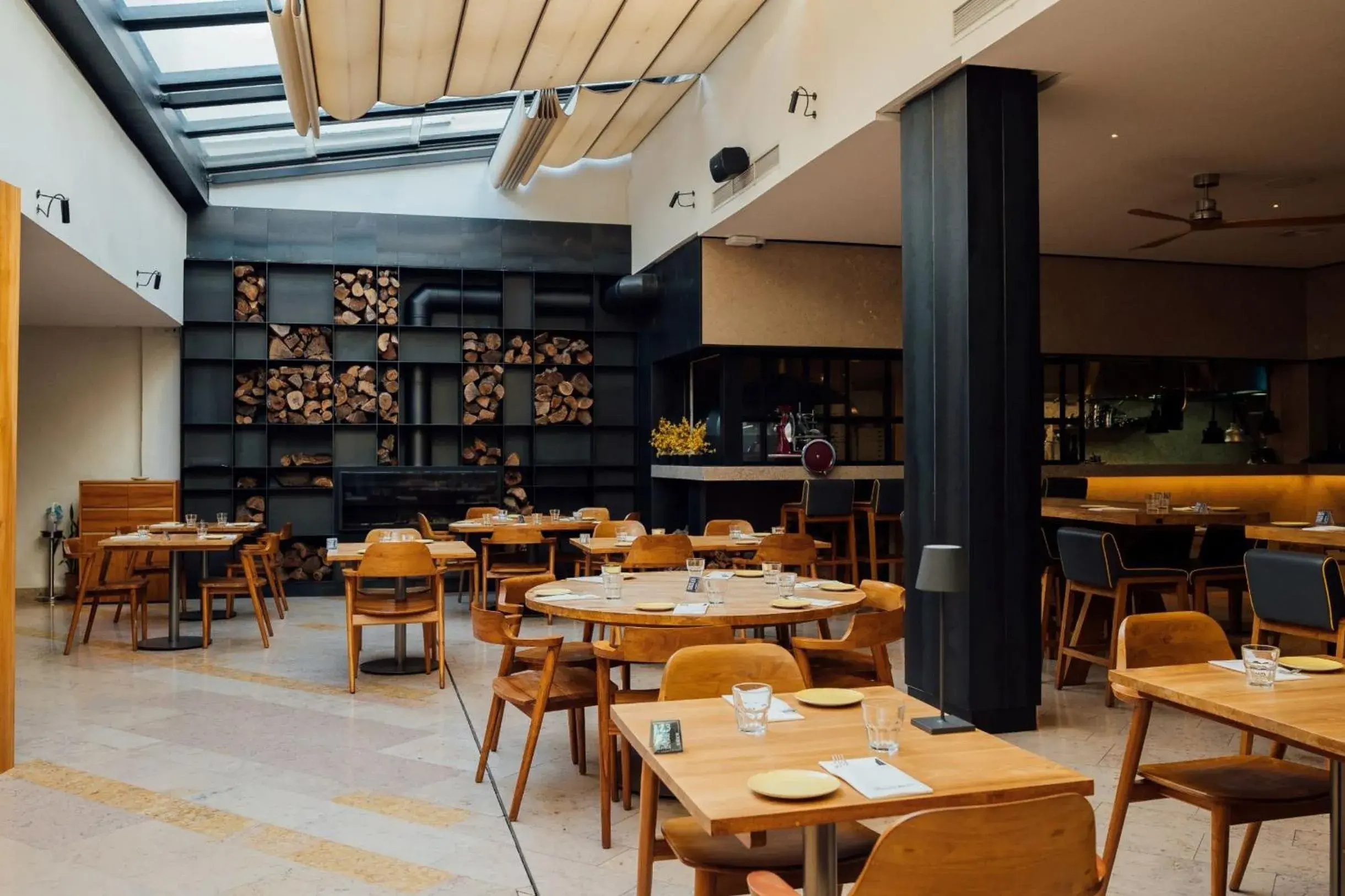 Restaurant/places to eat in 3HB Faro Restaurant/places to eat in 3HB Faro