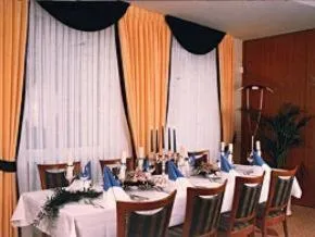 Restaurant/places to eat in Hotel Domicil Schönebeck