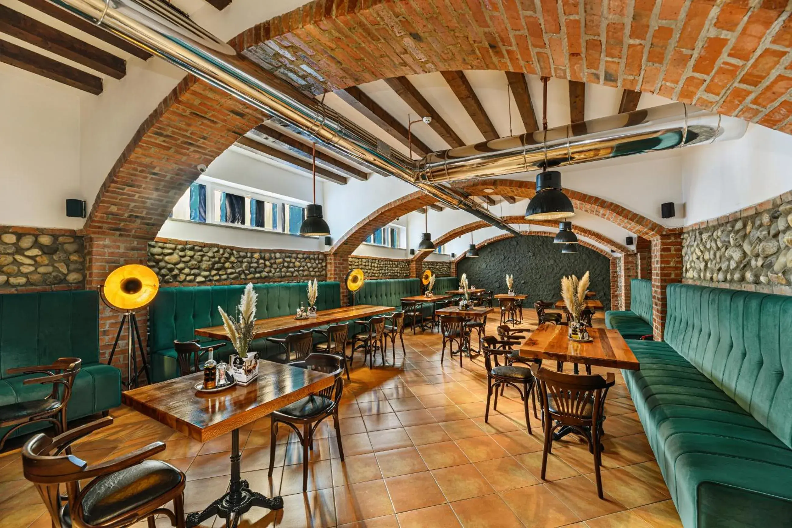 Restaurant/places to eat in Stejarii Resort Restaurant/places to eat in Stejarii Resort