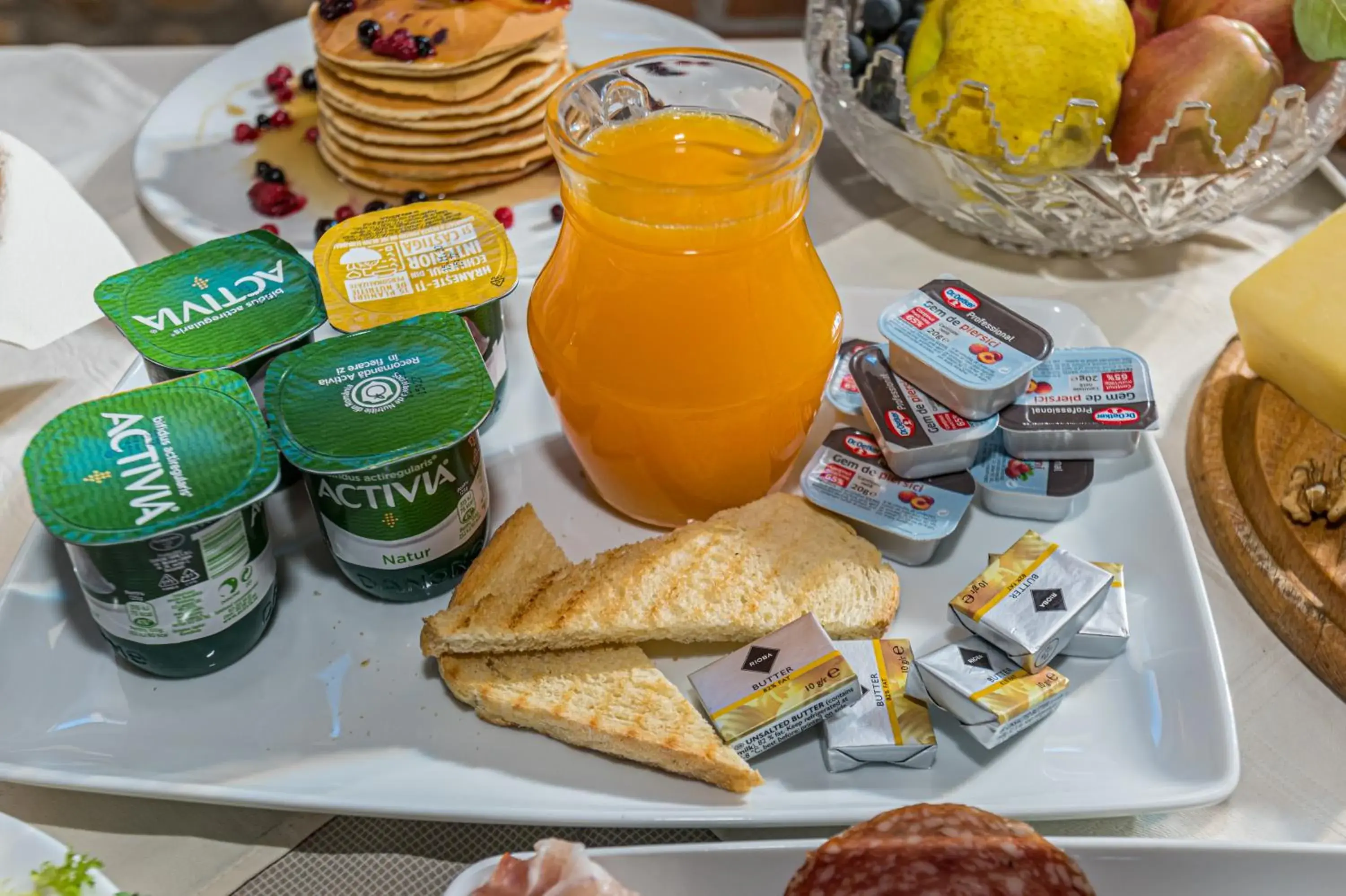 Breakfast in Stejarii Resort Breakfast in Stejarii Resort