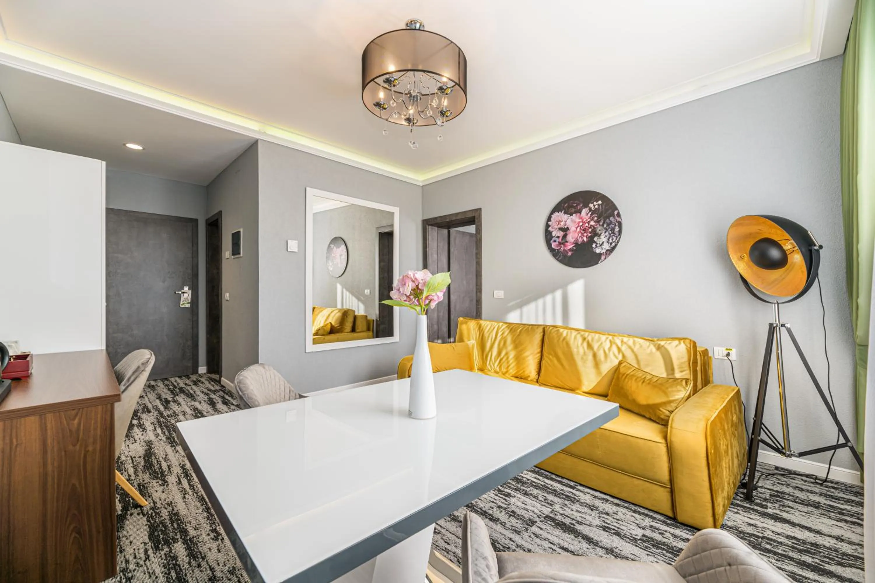 Decorative detail in Stejarii Resort