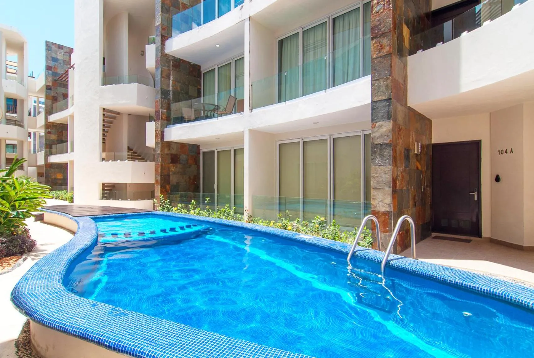 Swimming pool in Exceptional Location Near Beach, Pool-View Balcony