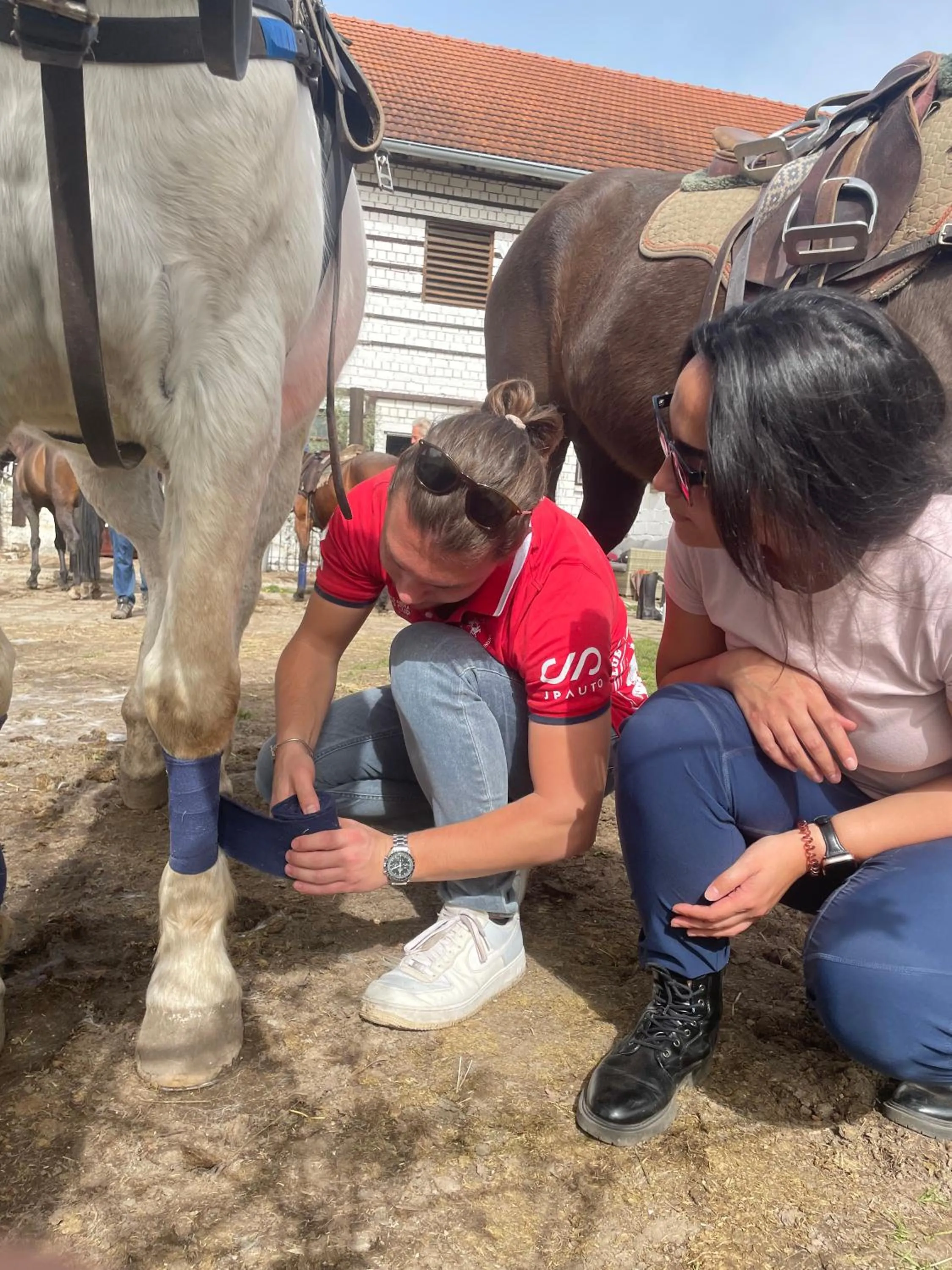 Horse-riding in Runas Air Muc Park Sleep & Fly