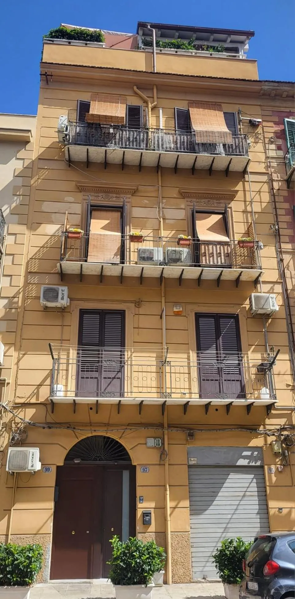 Property building in Da Mari e Paolo