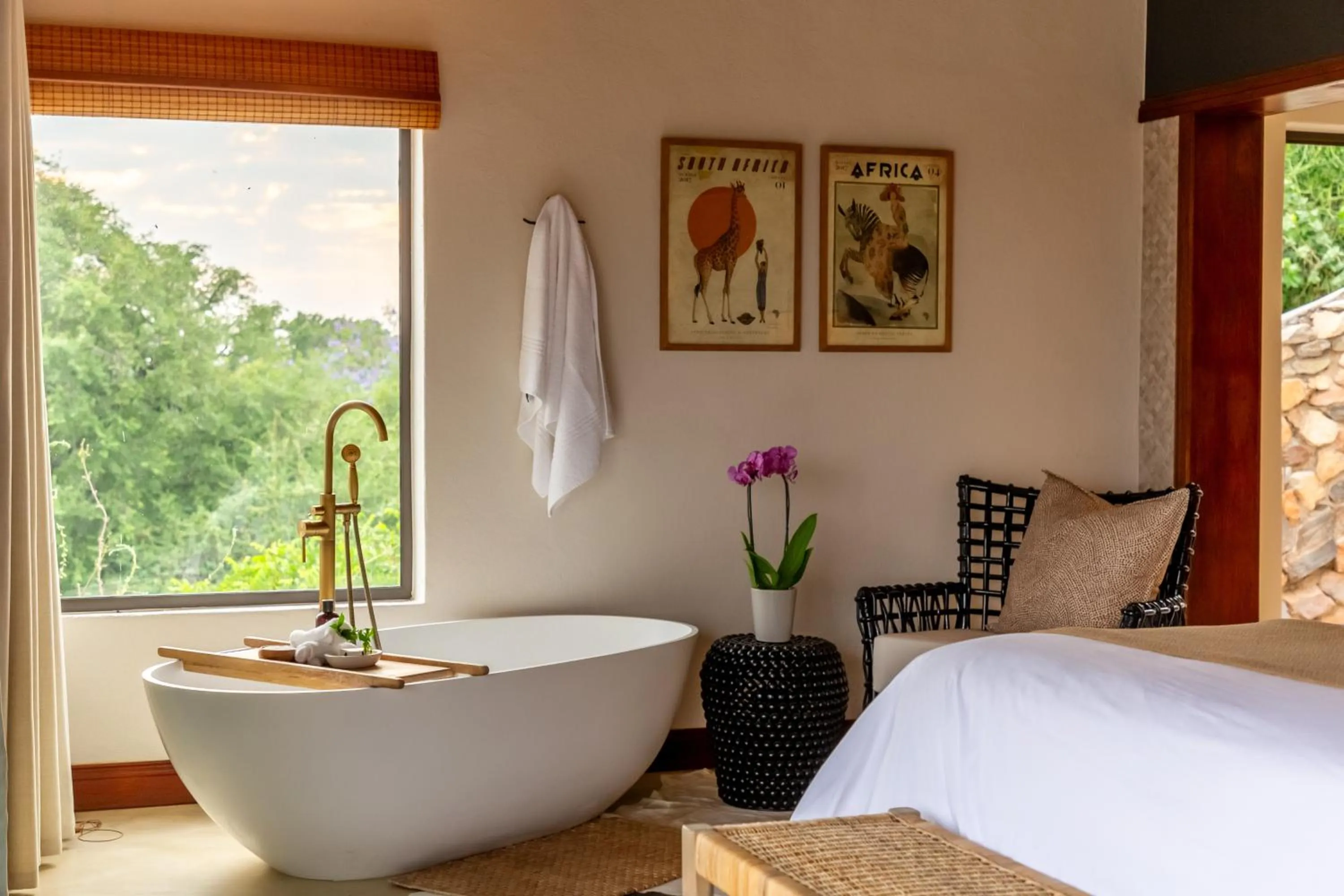 Bath, Bed in Buhala Lodge