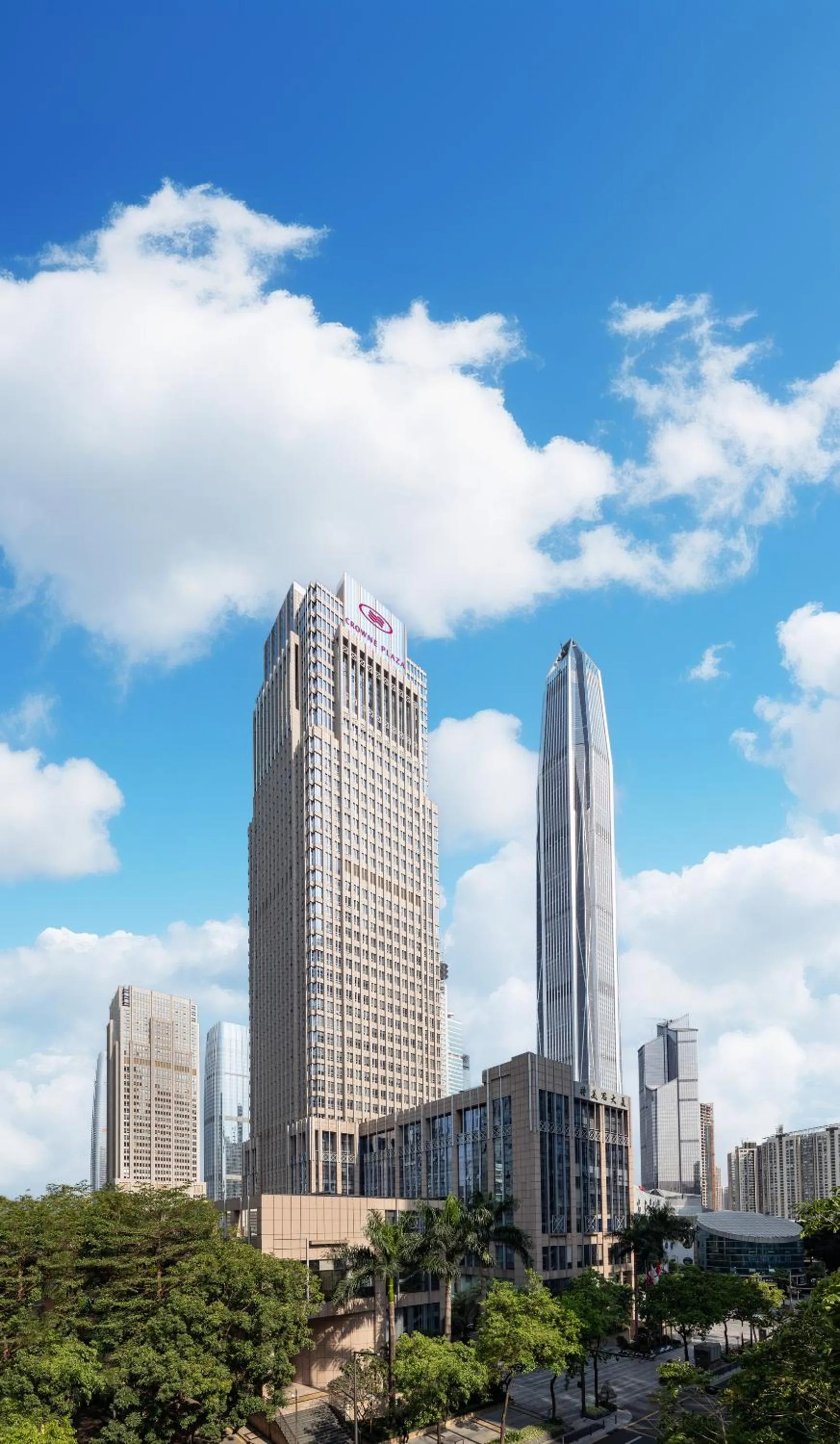 Property building in Crowne Plaza Shenzhen Futian, Near to Shenzhen Convention&Exhibition Centre, Shenzhen Stock Exchange and Shenzhen Civic Center, Outdoor Heated Pool