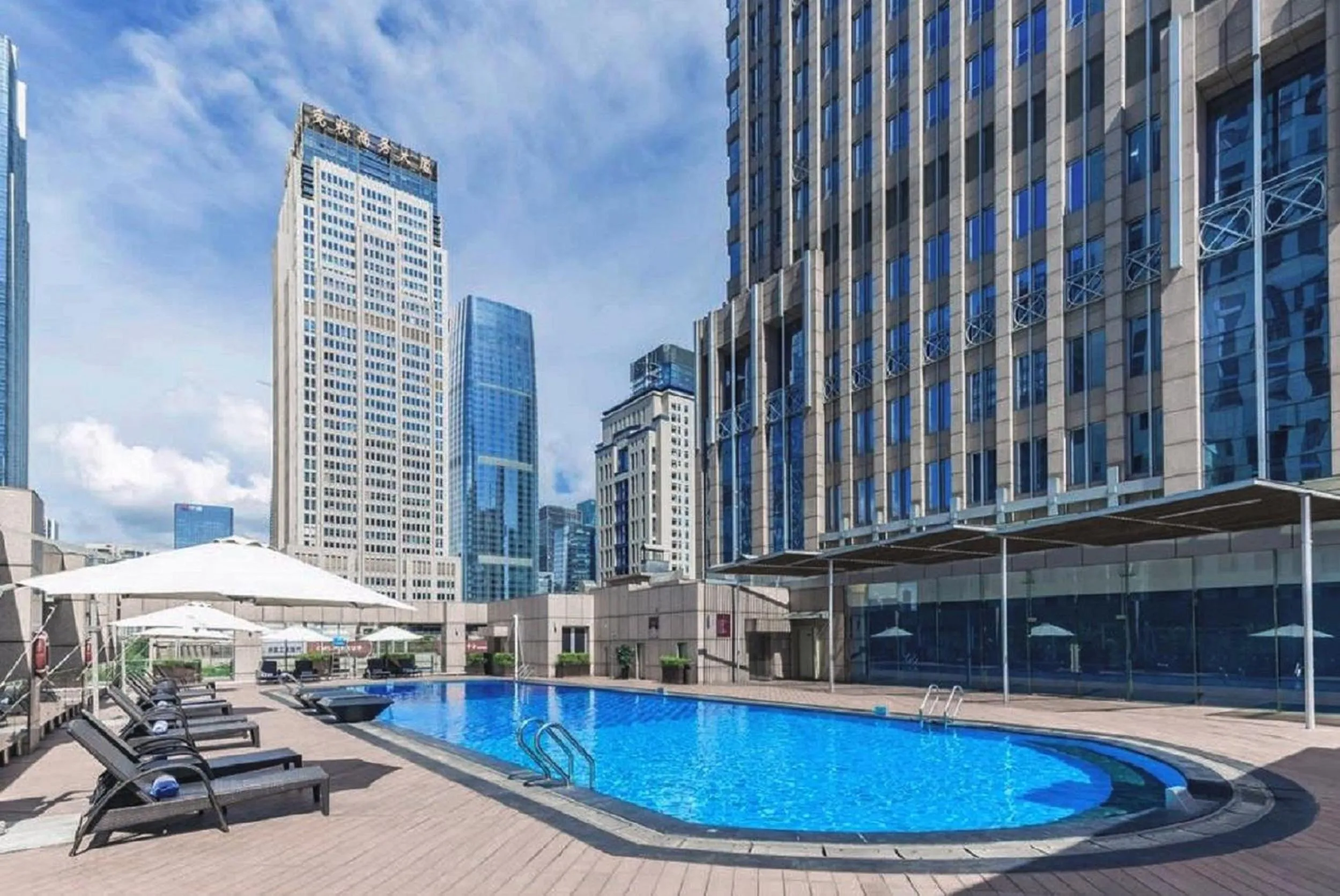 Swimming pool in Crowne Plaza Shenzhen Futian, Near to Shenzhen Convention&Exhibition Centre, Shenzhen Stock Exchange and Shenzhen Civic Center, Outdoor Heated Pool