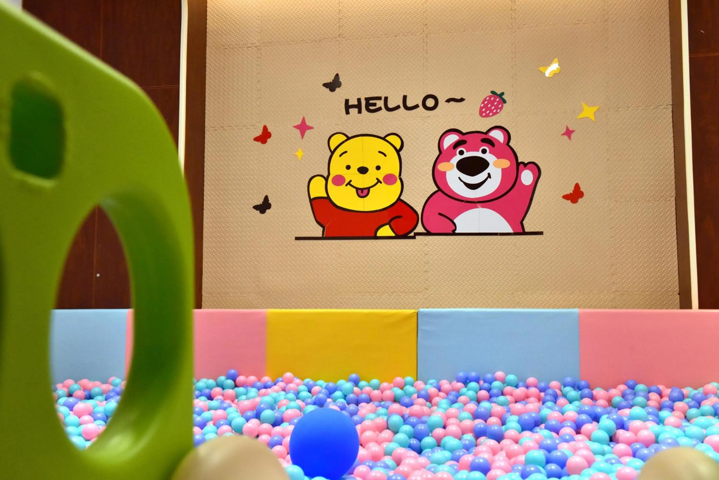 Kids's club in Crowne Plaza Shenzhen Futian, Near to Shenzhen Convention&Exhibition Centre, Shenzhen Stock Exchange and Shenzhen Civic Center, Outdoor Heated Pool