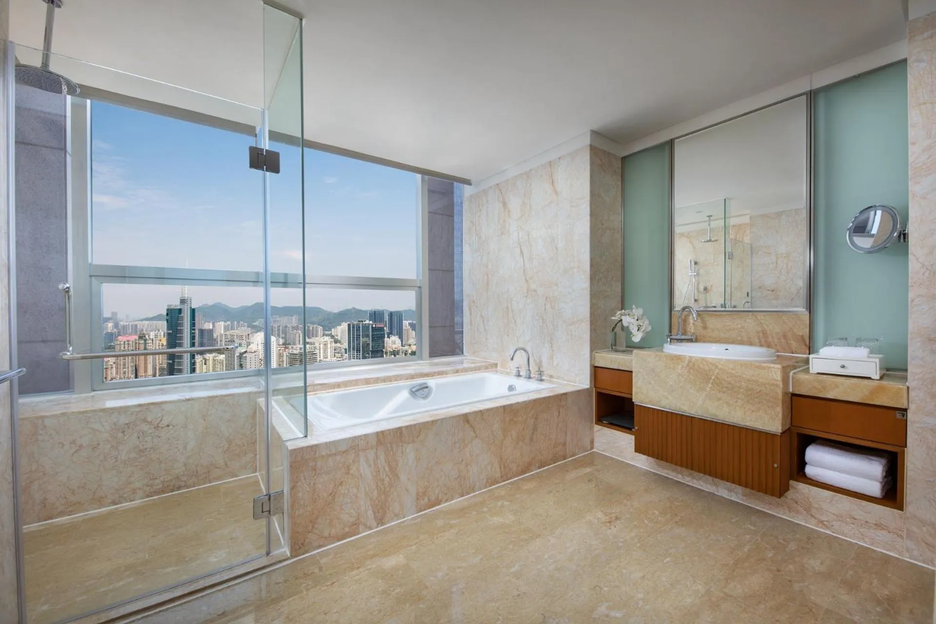 Shower, Bed in Crowne Plaza Shenzhen Futian, Near to Shenzhen Convention&Exhibition Centre, Shenzhen Stock Exchange and Shenzhen Civic Center, Outdoor Heated Pool