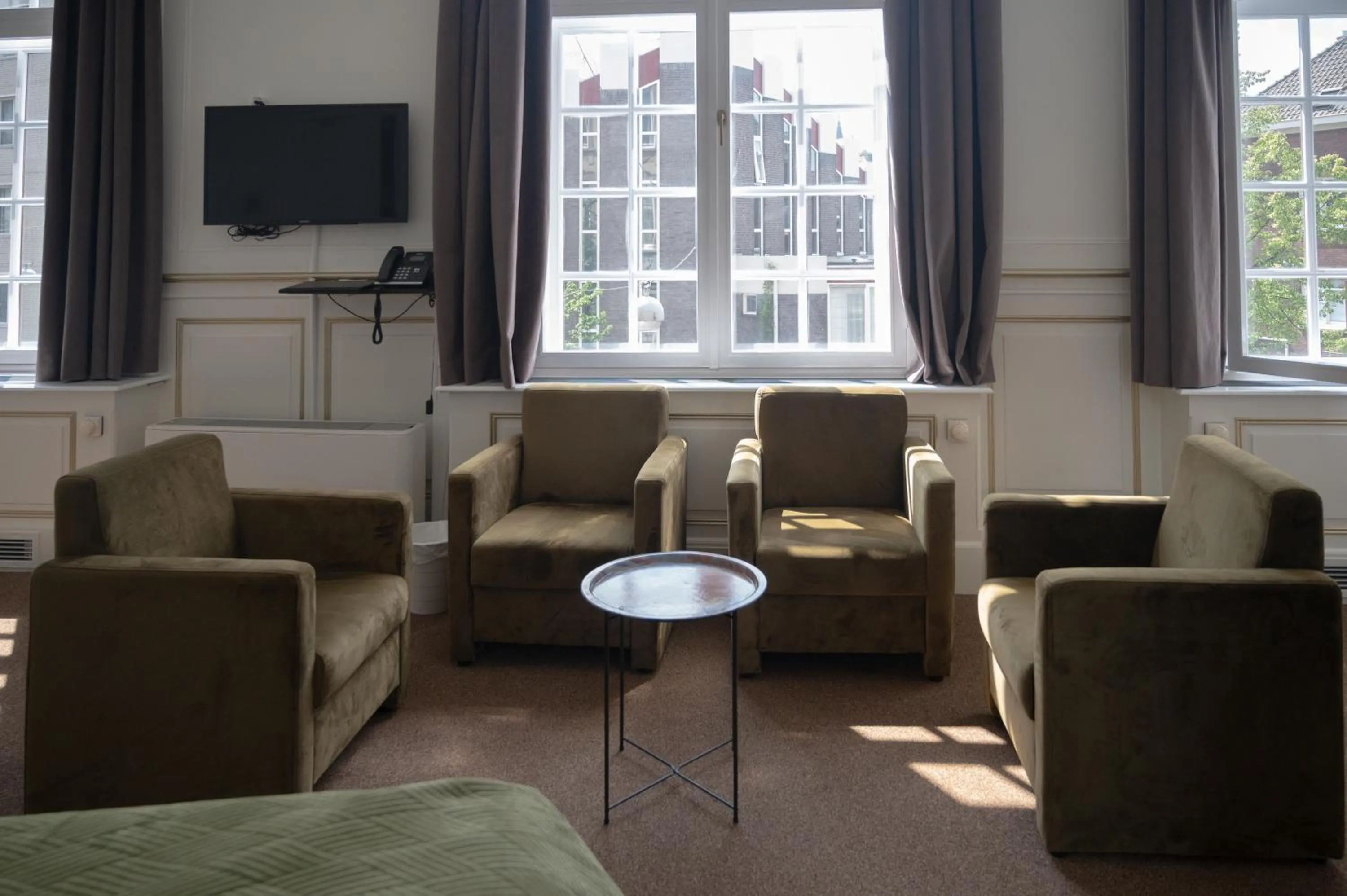 Living room in The Velvet Lodge