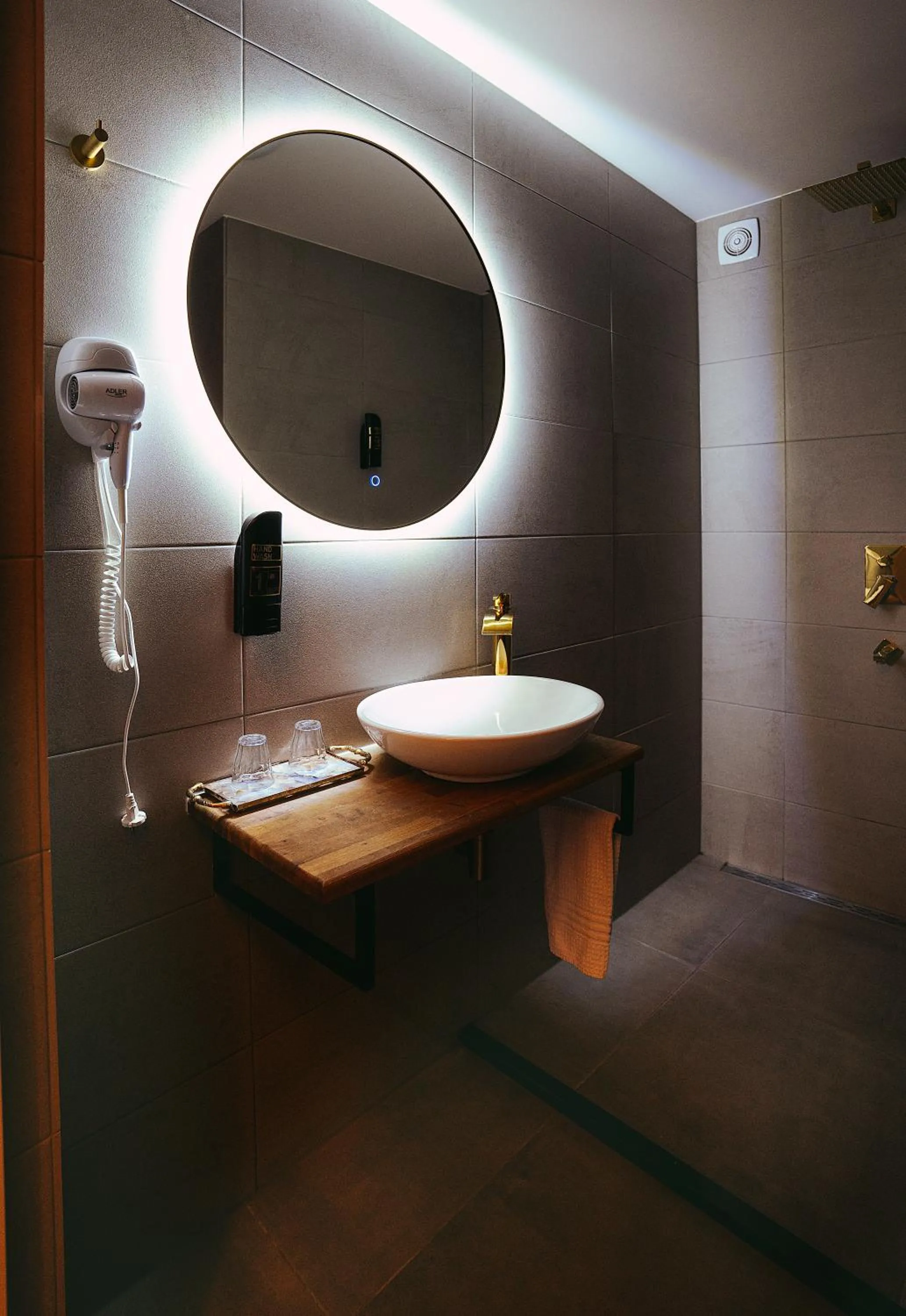 Bathroom in The Velvet Lodge