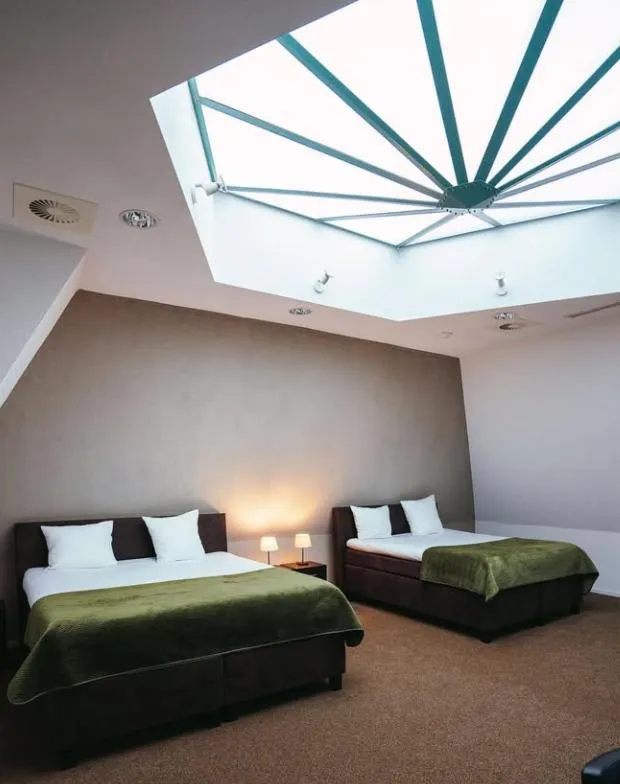 Photo of the whole room, Bed in The Velvet Lodge