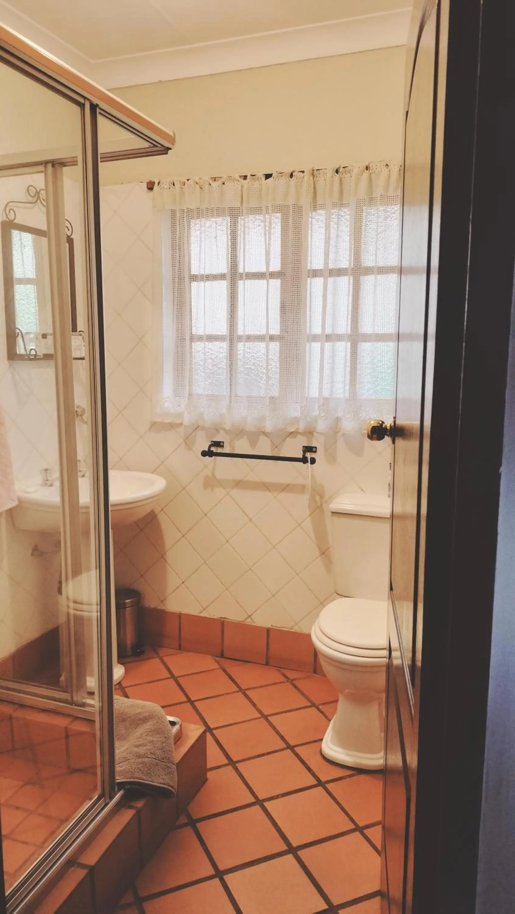 Bathroom in Oregon Place Guest House