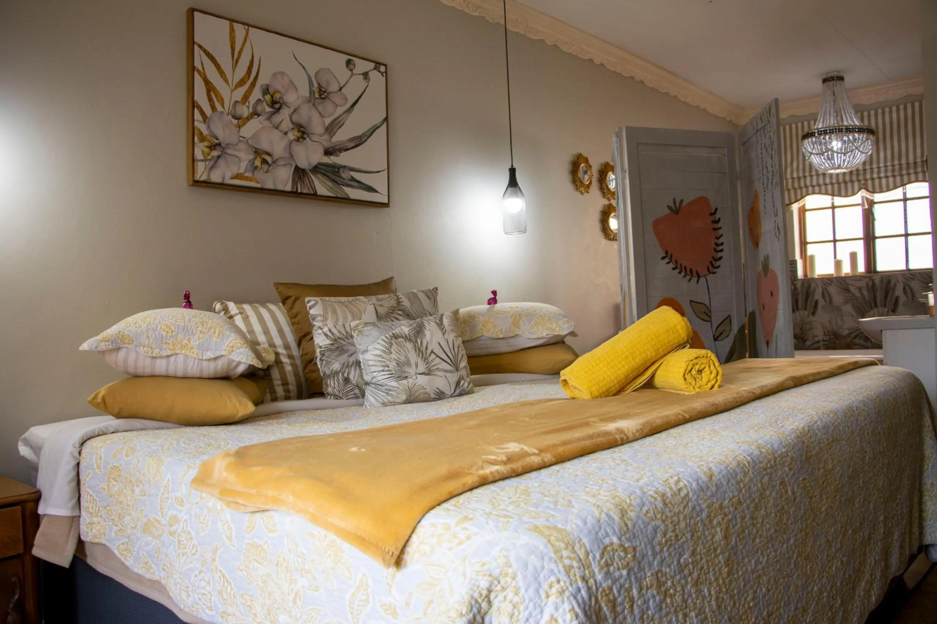 Bedroom, Bed in Oregon Place Guest House