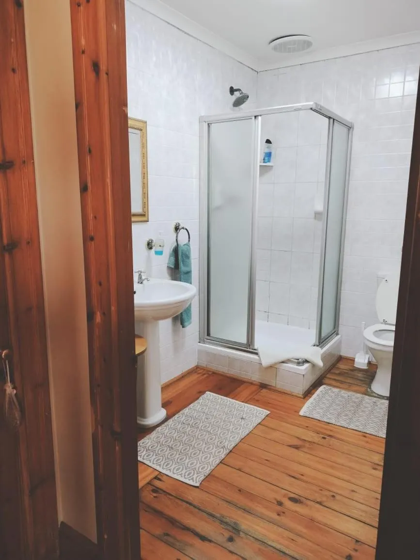 Bathroom in Oregon Place Guest House