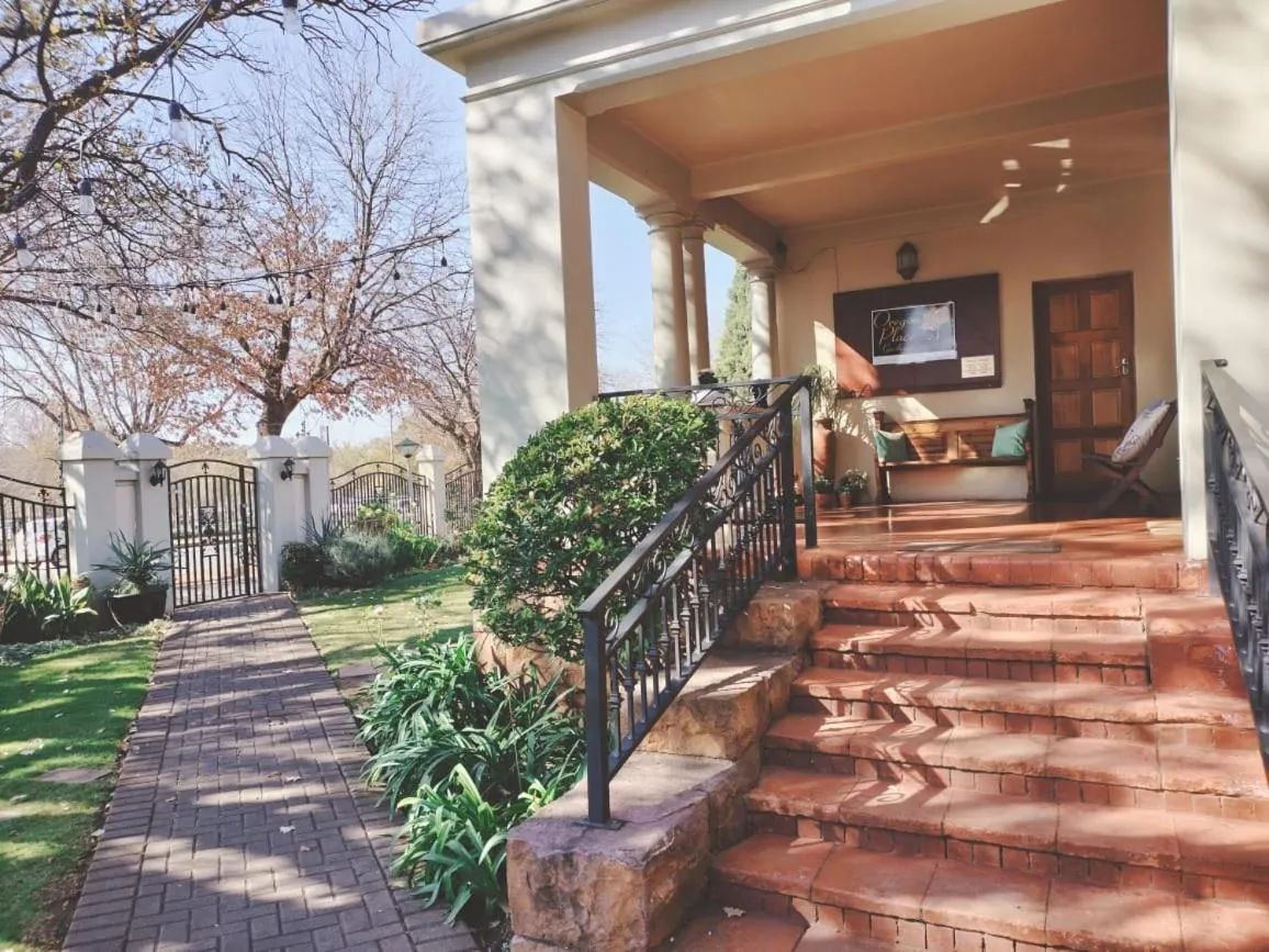 Property building in Oregon Place Guest House