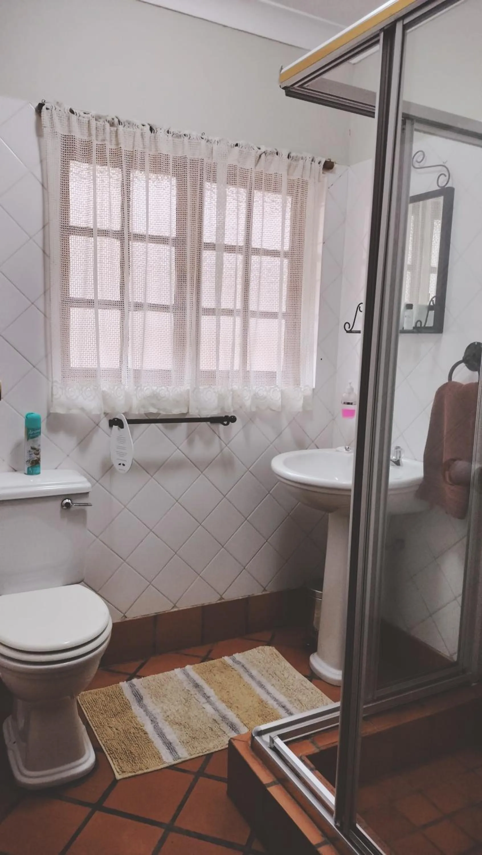 Bathroom in Oregon Place Guest House