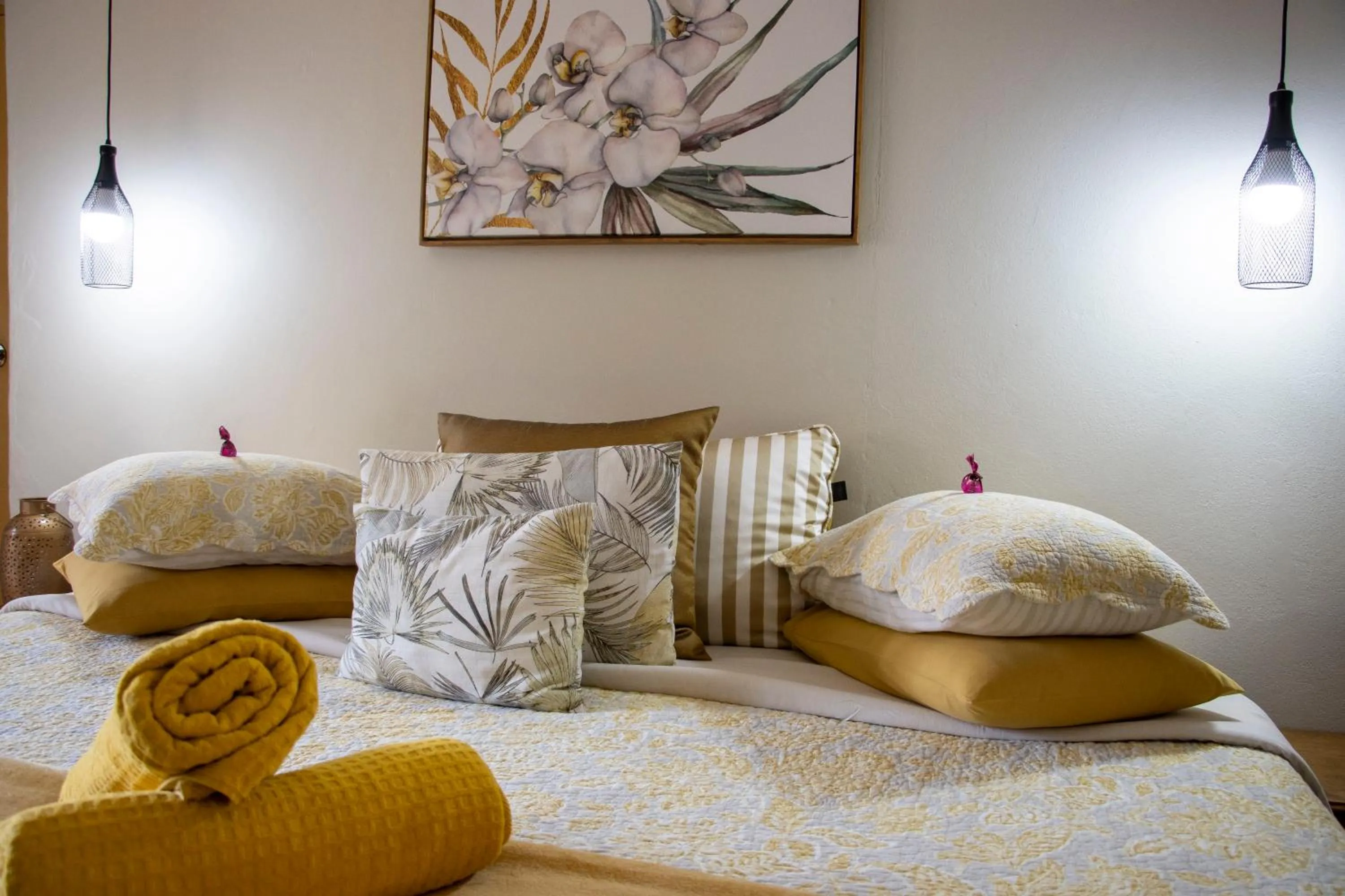 Bed in Oregon Place Guest House