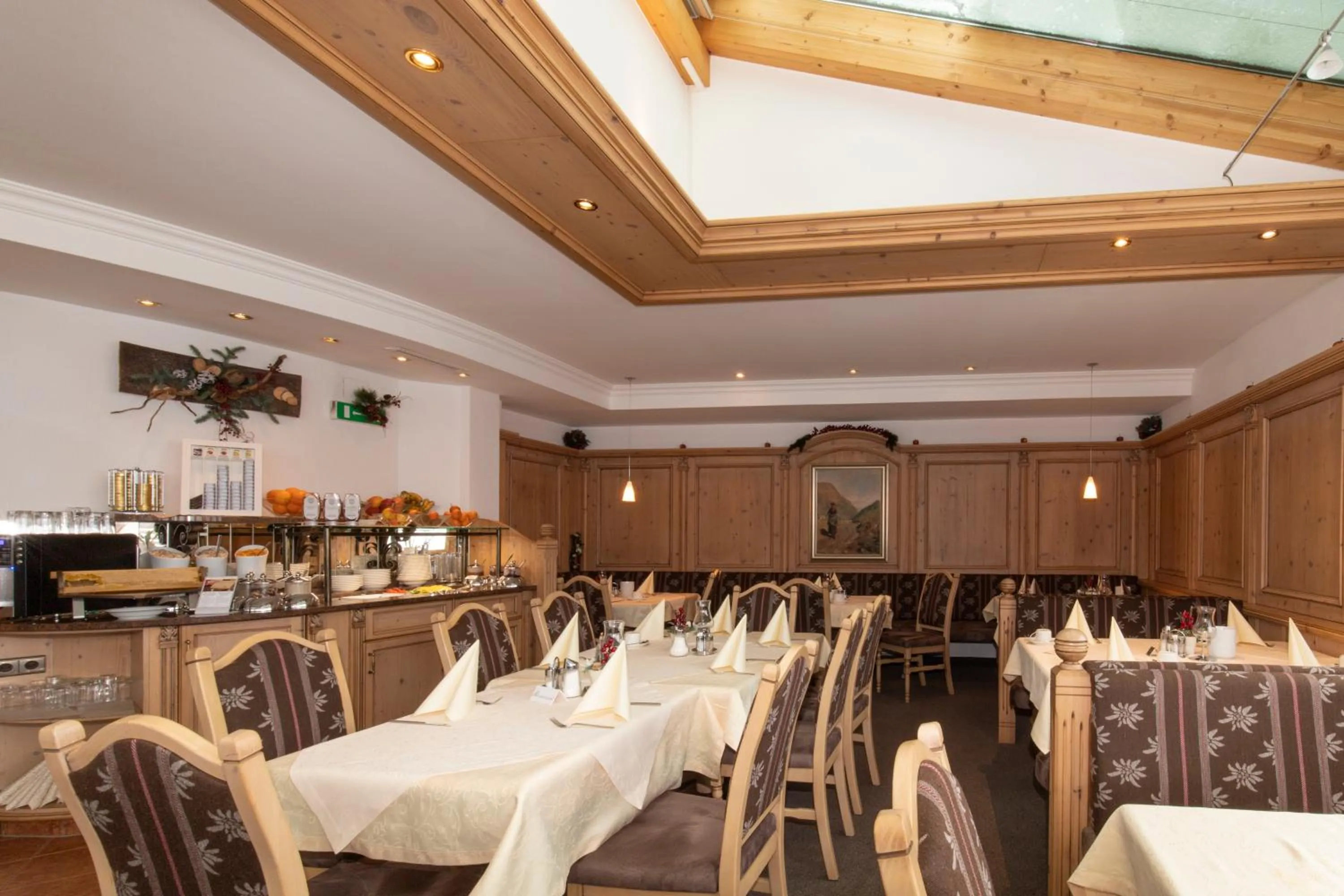 Breakfast in Hotel Garni Monte Bianco