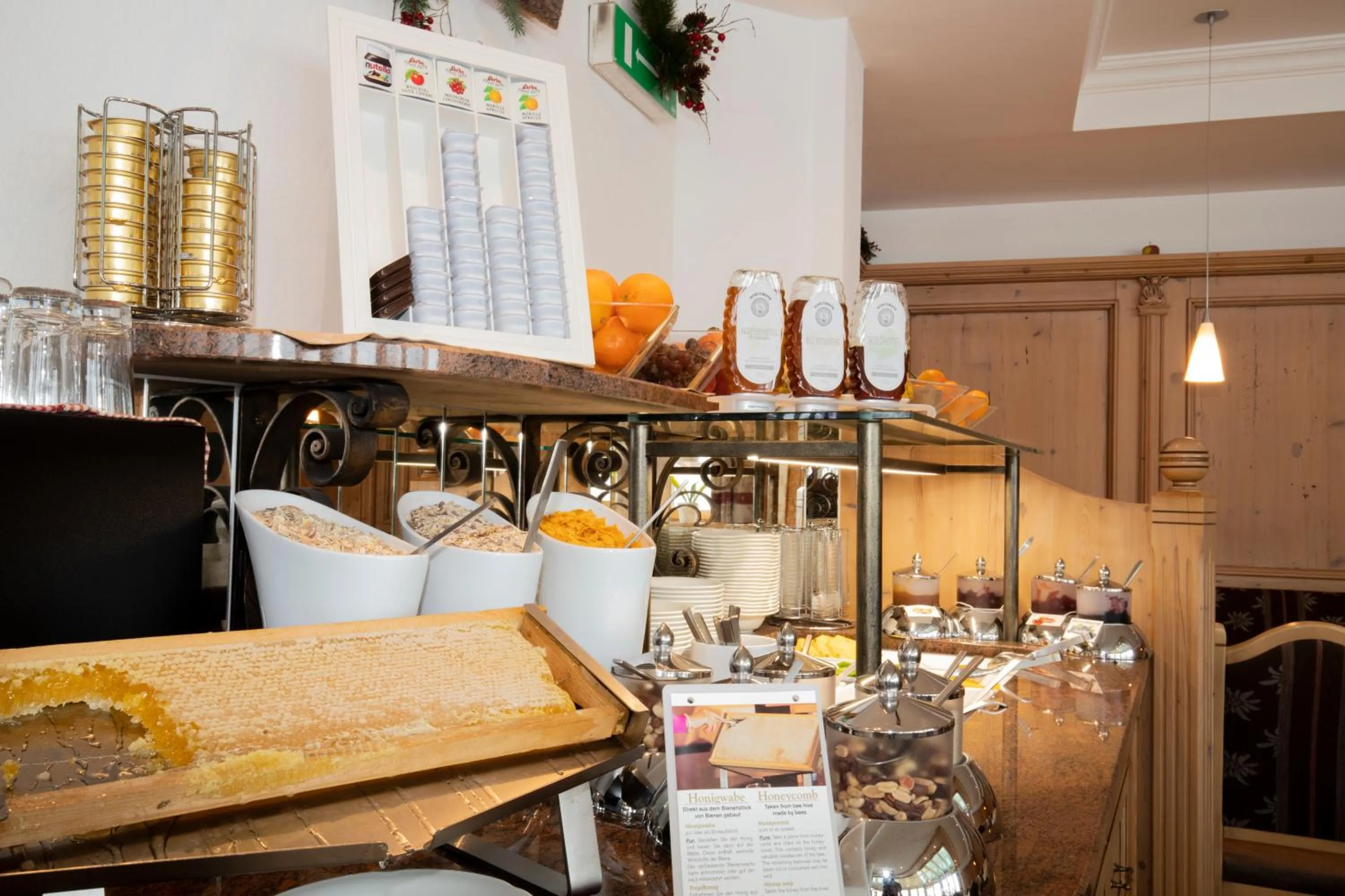 Buffet breakfast in Hotel Garni Monte Bianco