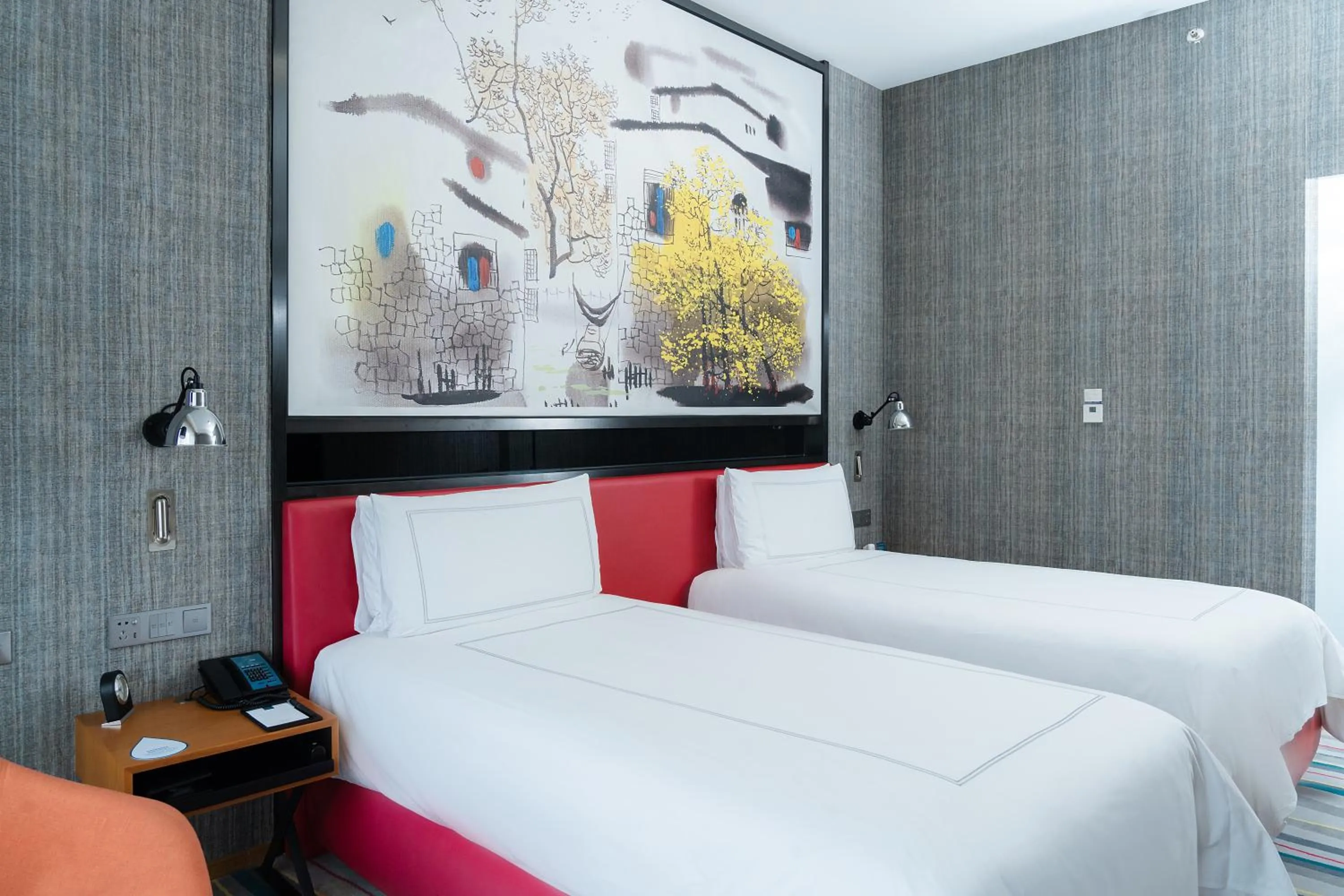 Photo of the whole room, Bed in Paradox Kunshan