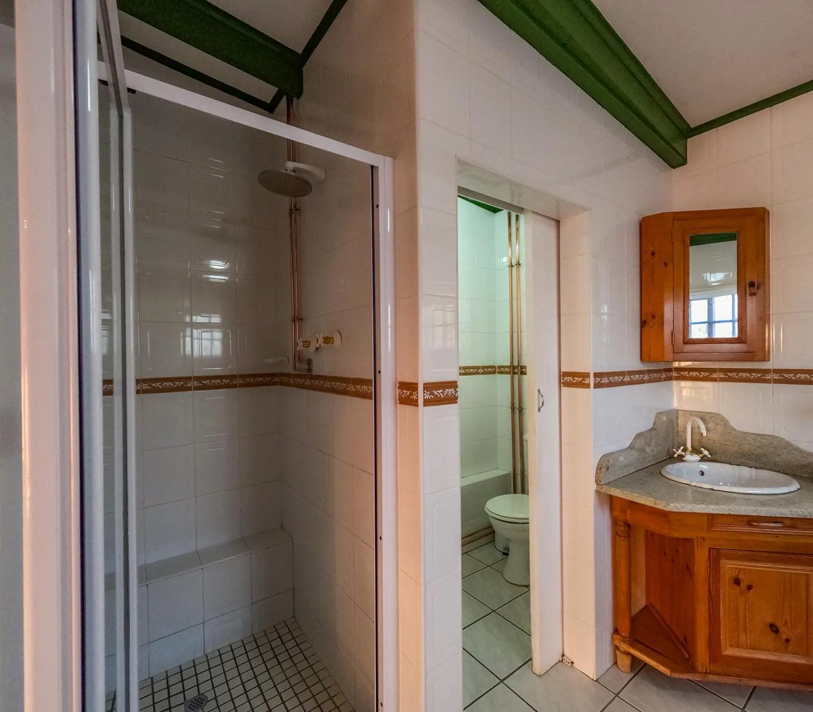 Shower in Westlodge at Graskop B&B