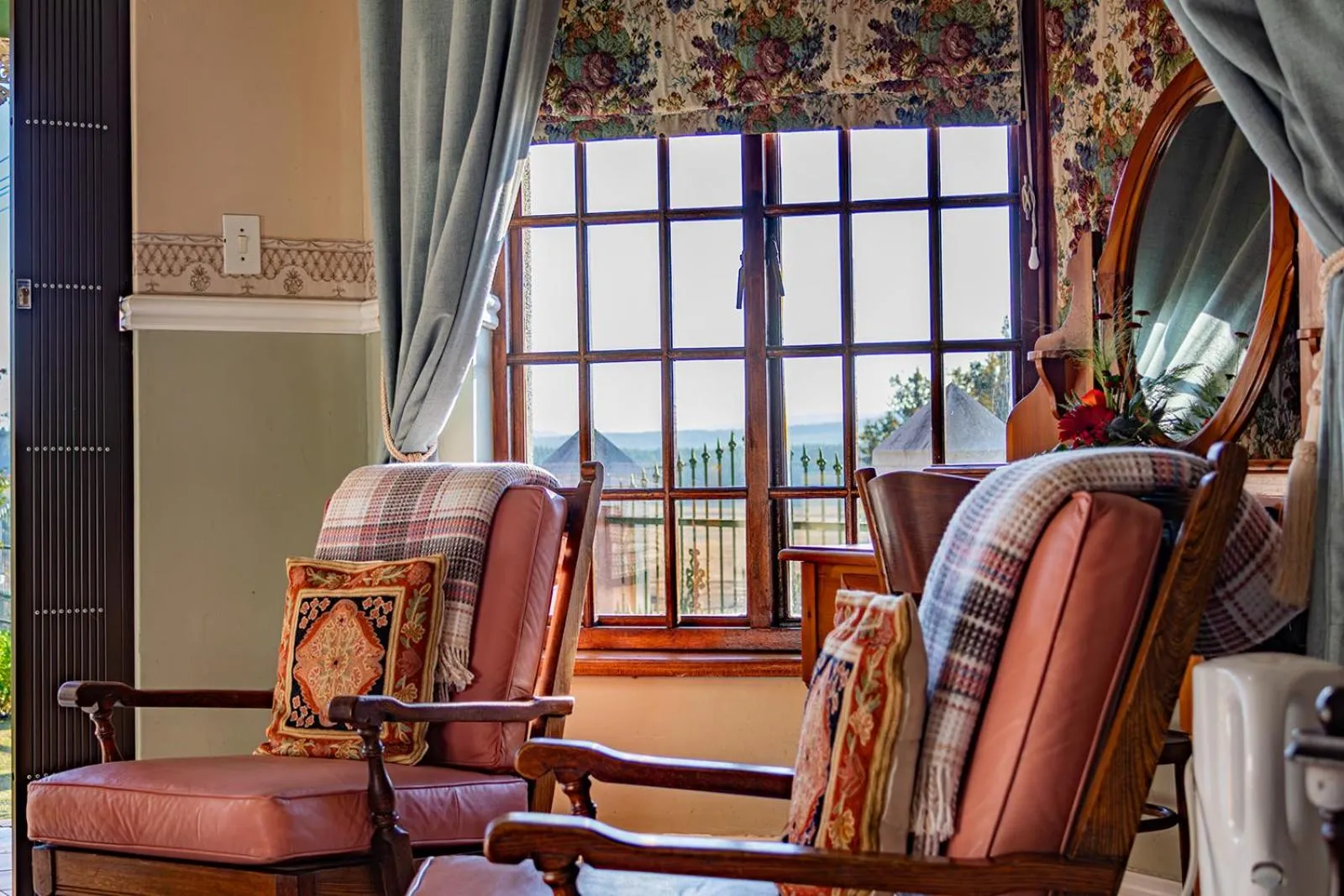 Seating area in Westlodge at Graskop B&B