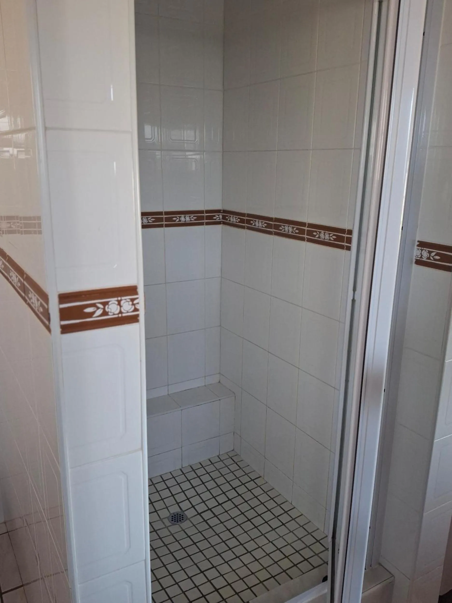 Shower in Westlodge at Graskop B&B