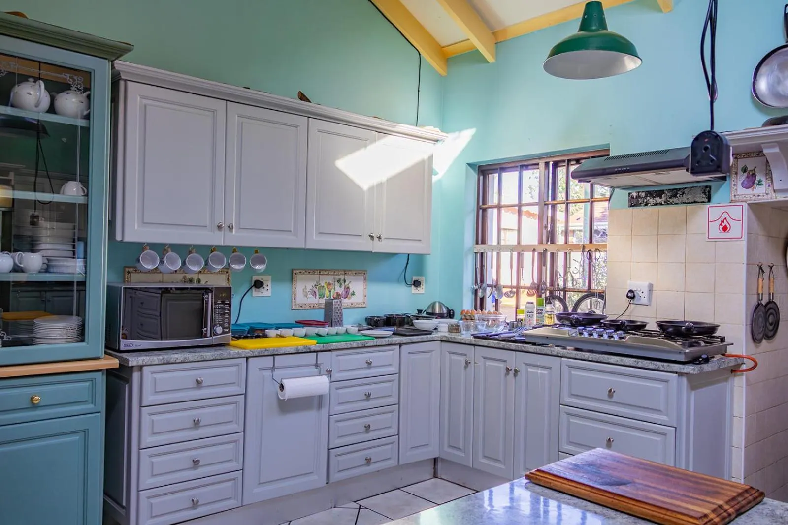 Kitchen or kitchenette in Westlodge at Graskop B&B