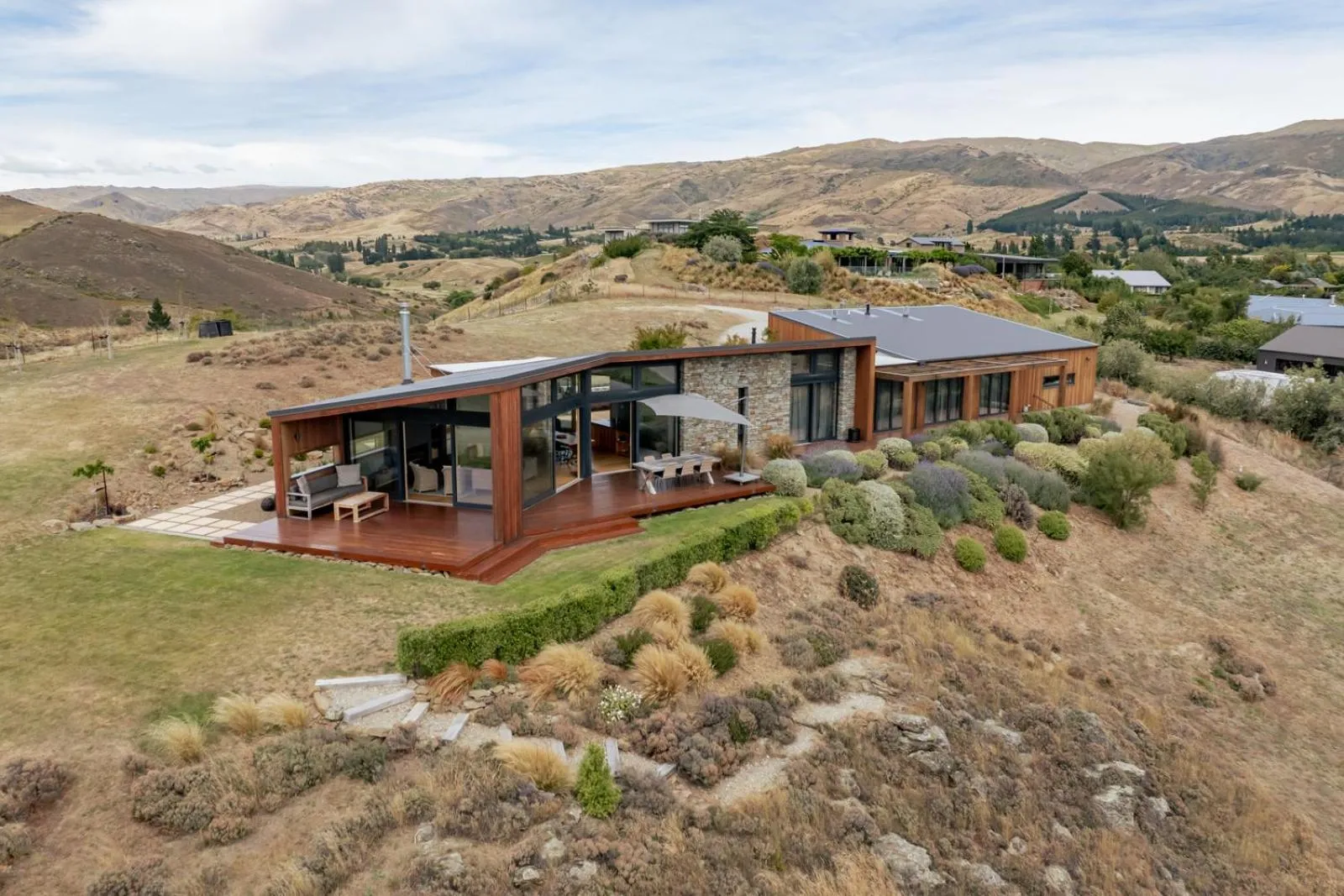 Vino and Views - Bannockburn Holiday Home