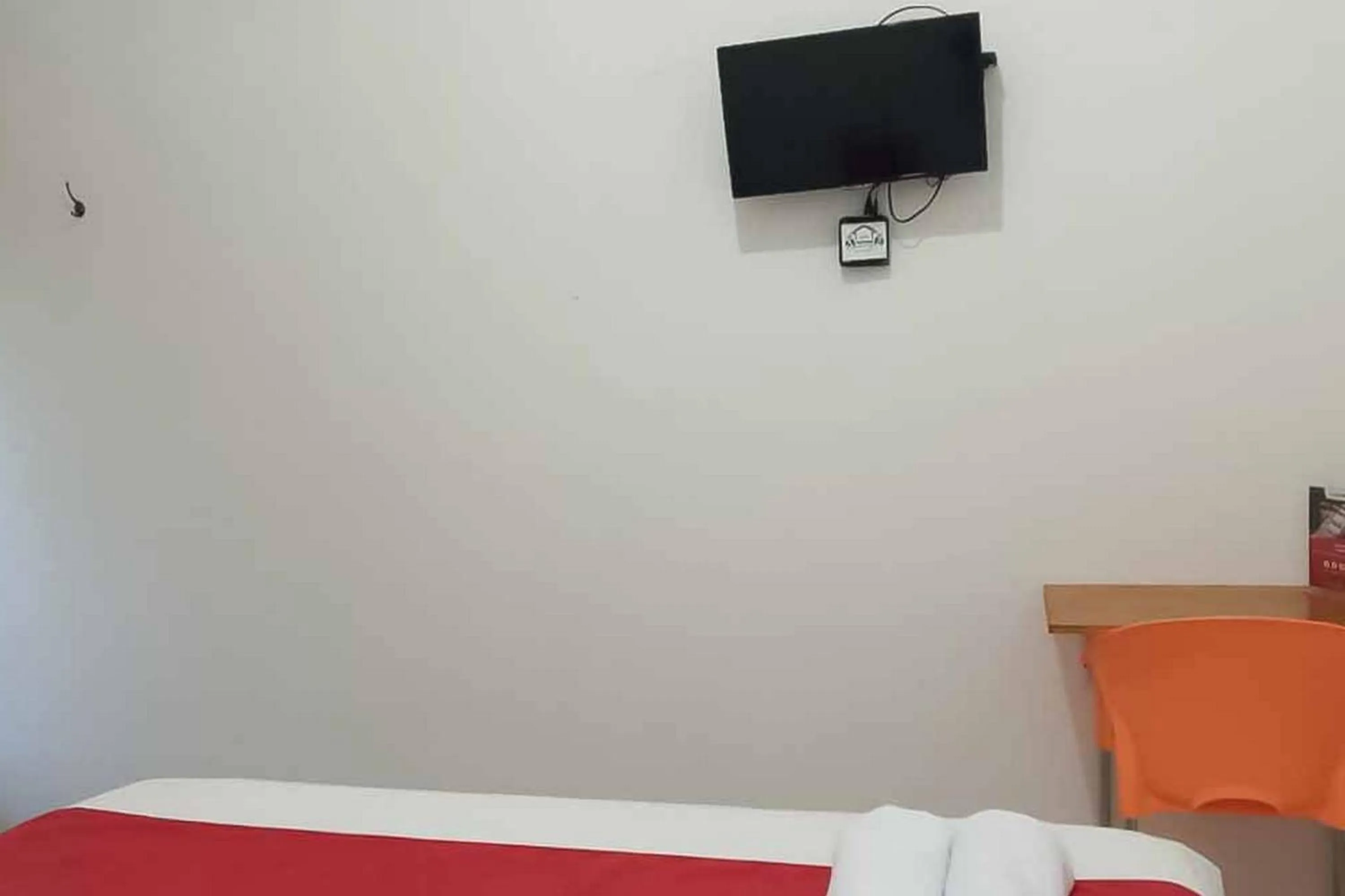 Bed in RedDoorz Plus near Universitas Saburai Lampung