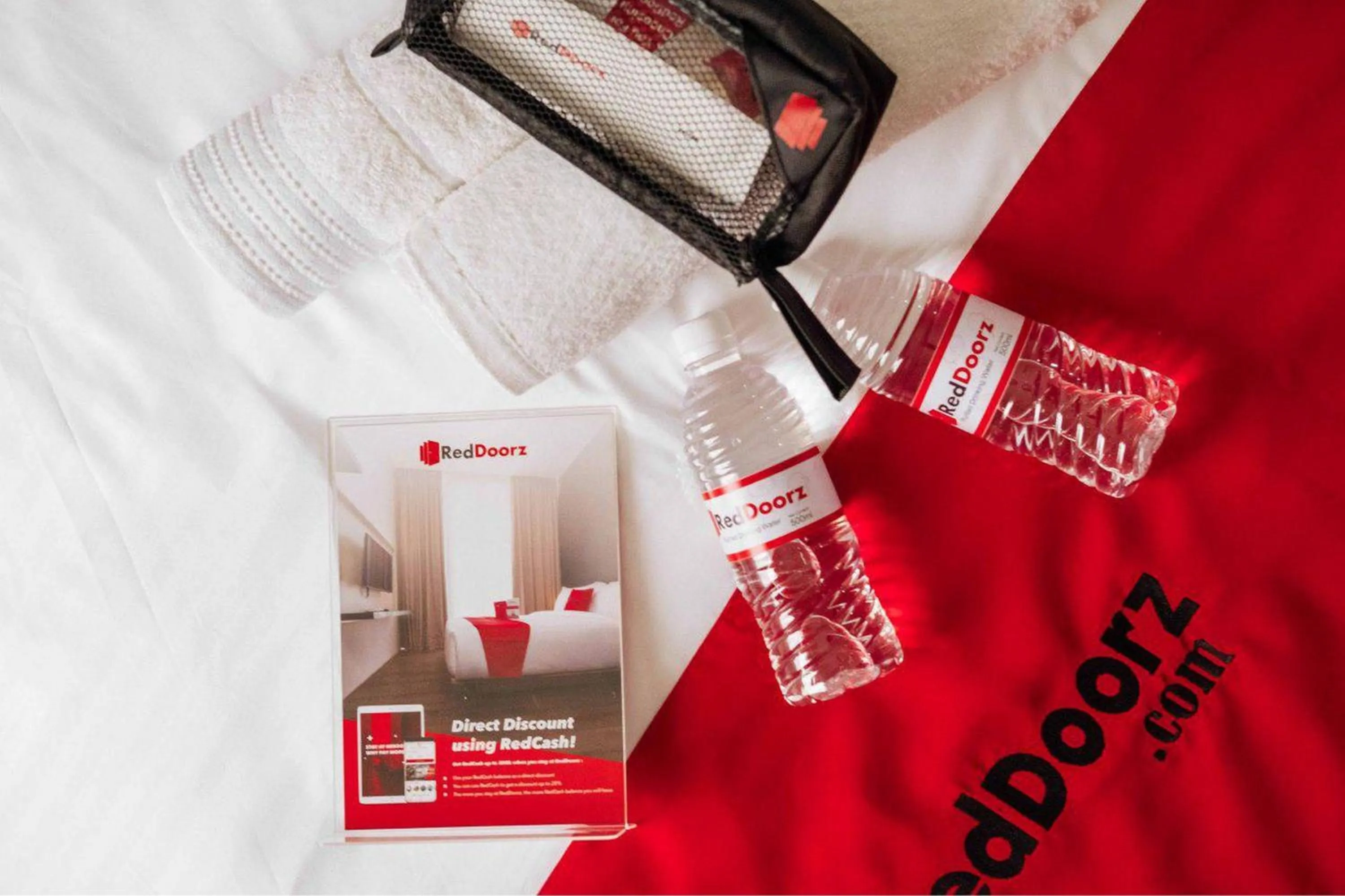 RedDoorz CBD Polonia Medan