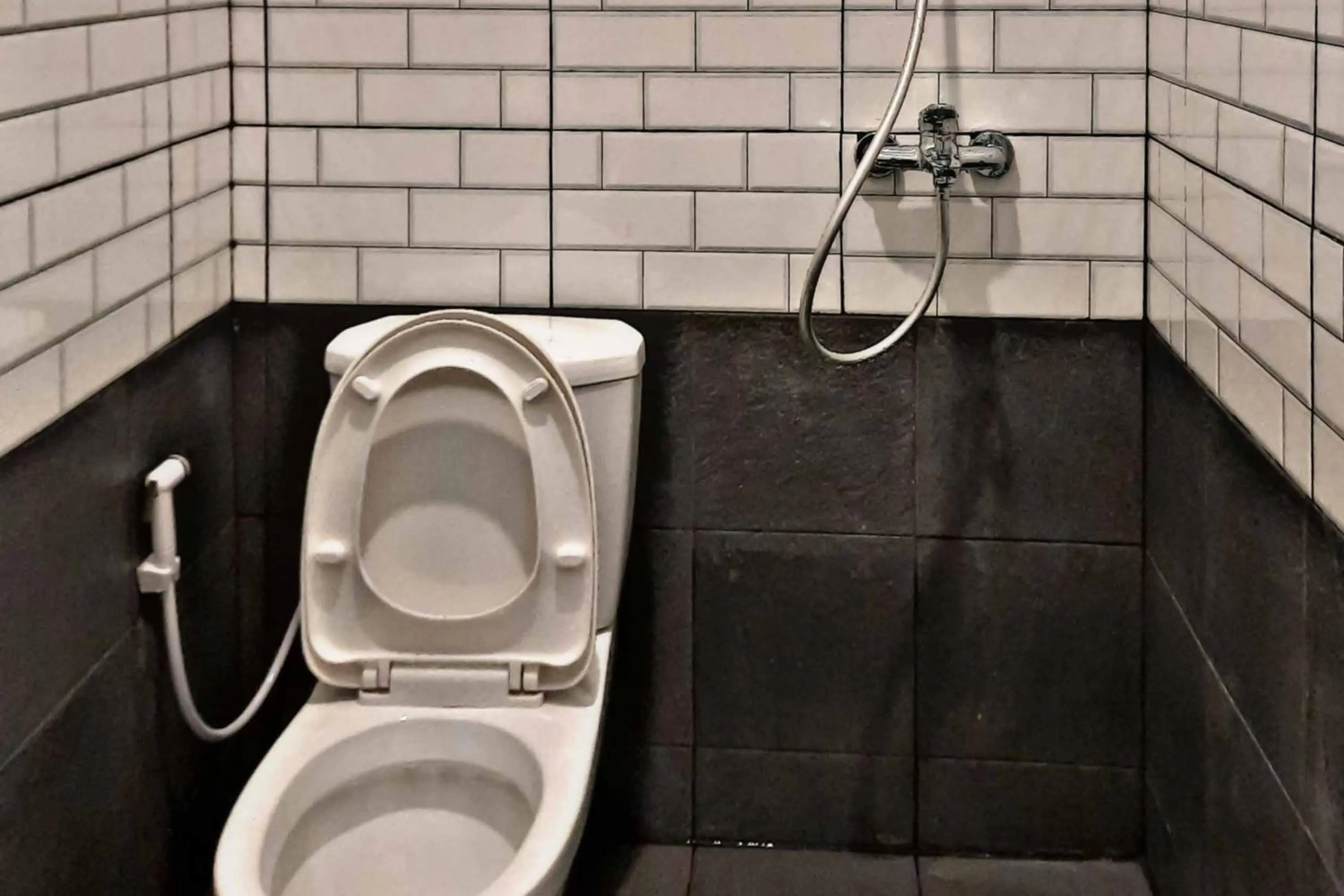 Property building in RedDoorz CBD Polonia Medan