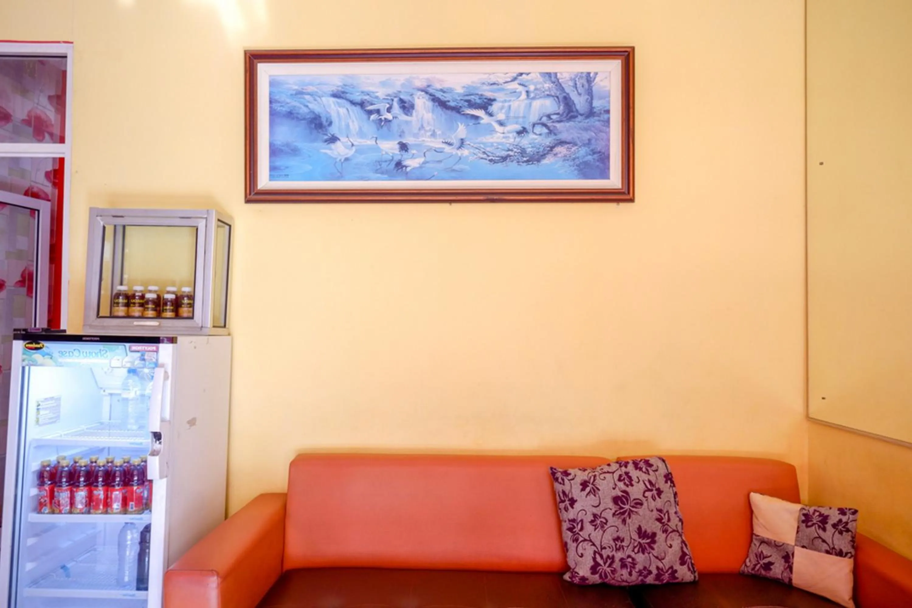 Property building in Pandawa Guest House At Ngaliyan Square Mitra RedDoorz