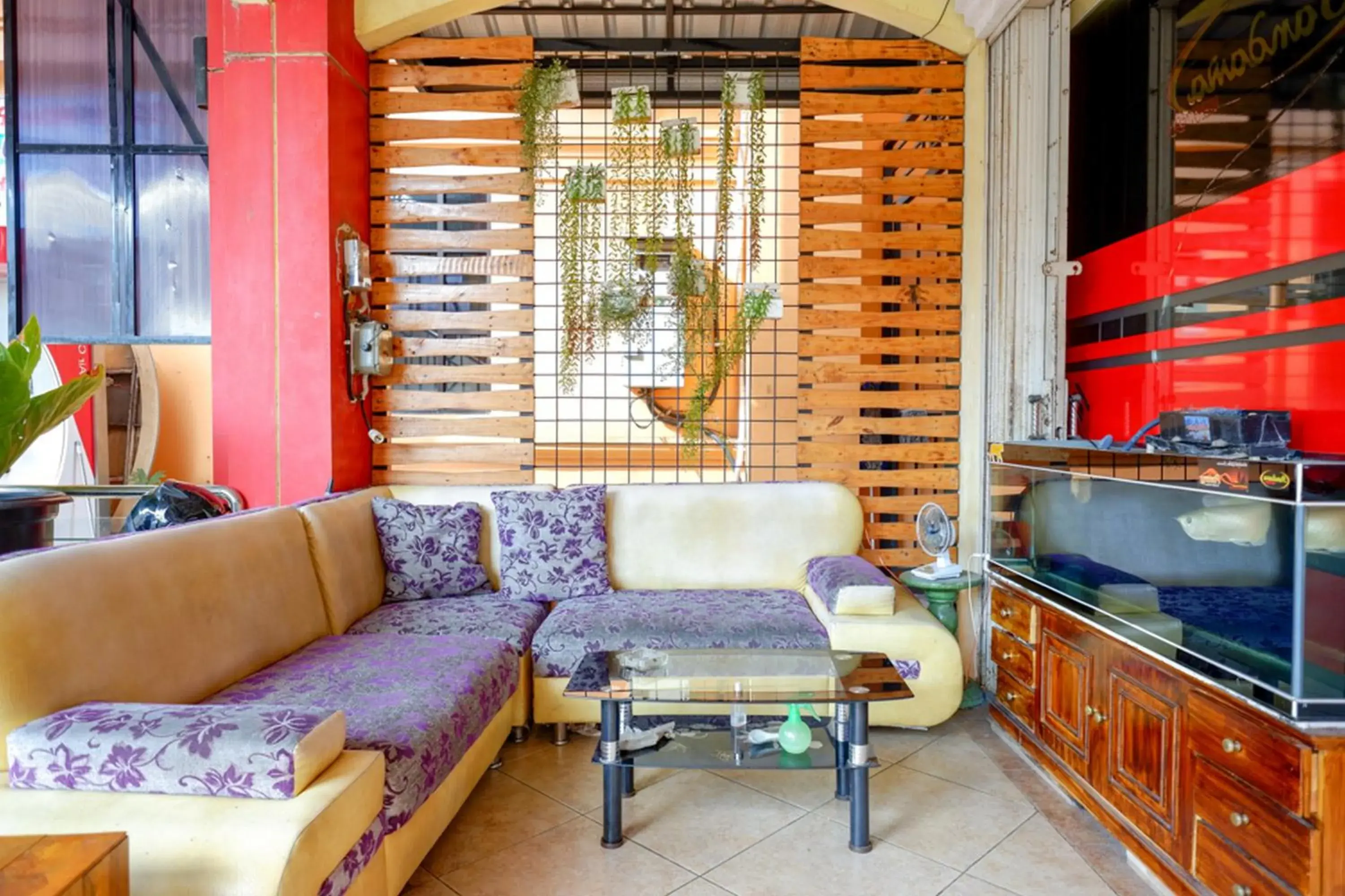 Property building in Pandawa Guest House At Ngaliyan Square Mitra RedDoorz Property building in Pandawa Guest House At Ngaliyan Square Mitra RedDoorz